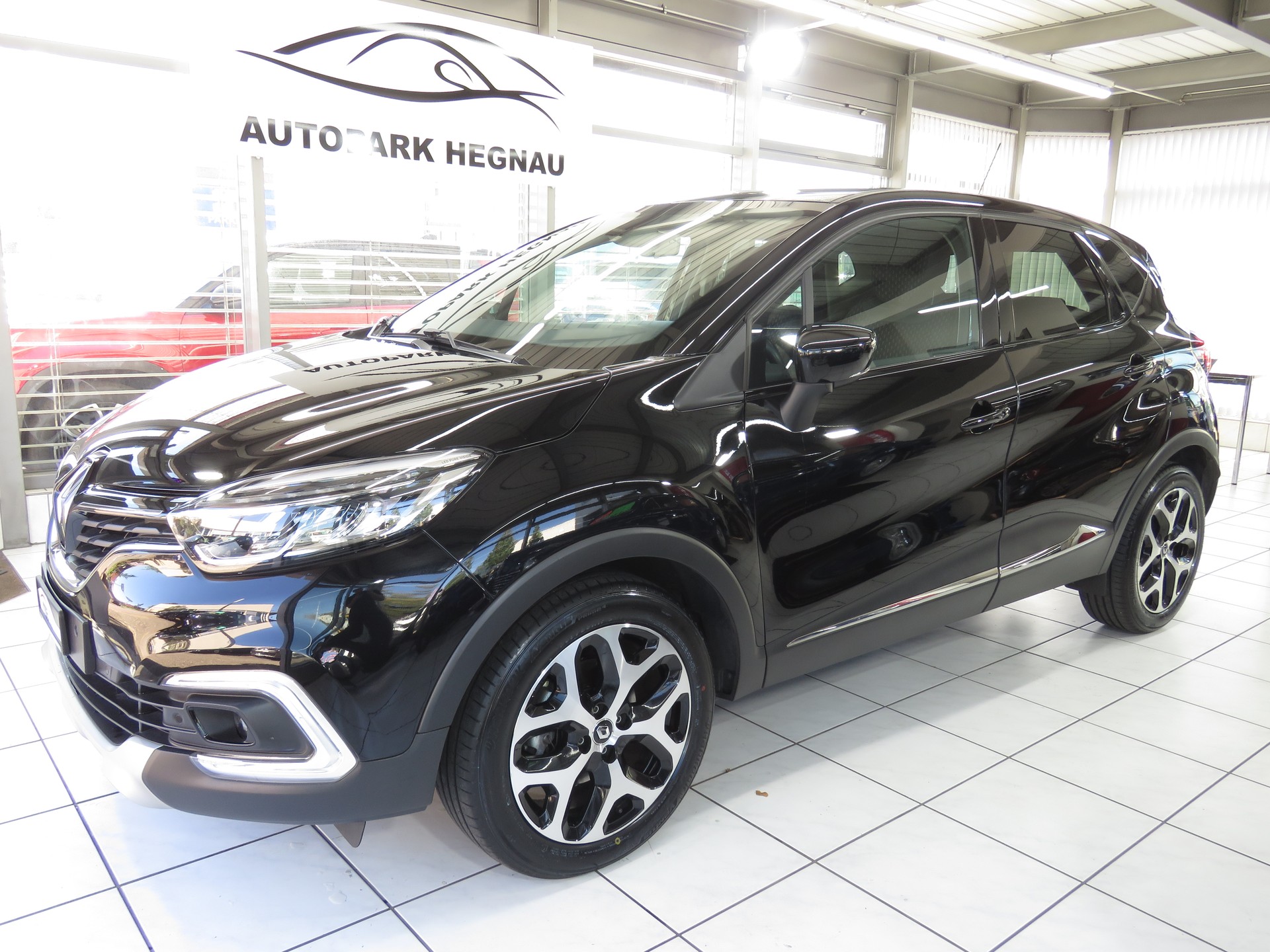 RENAULT Captur 1.2 T 16V Intens EDC (Automat, AHK 1.2 t)-image-0