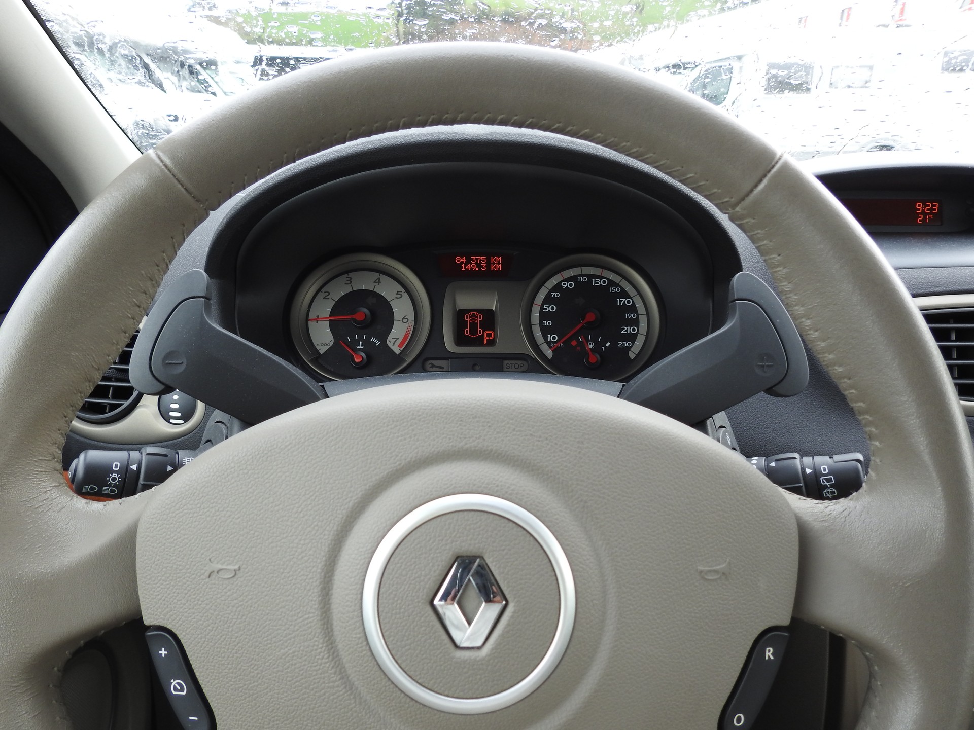 RENAULT Clio 2.0 16V Dynamique Automatic-image-25