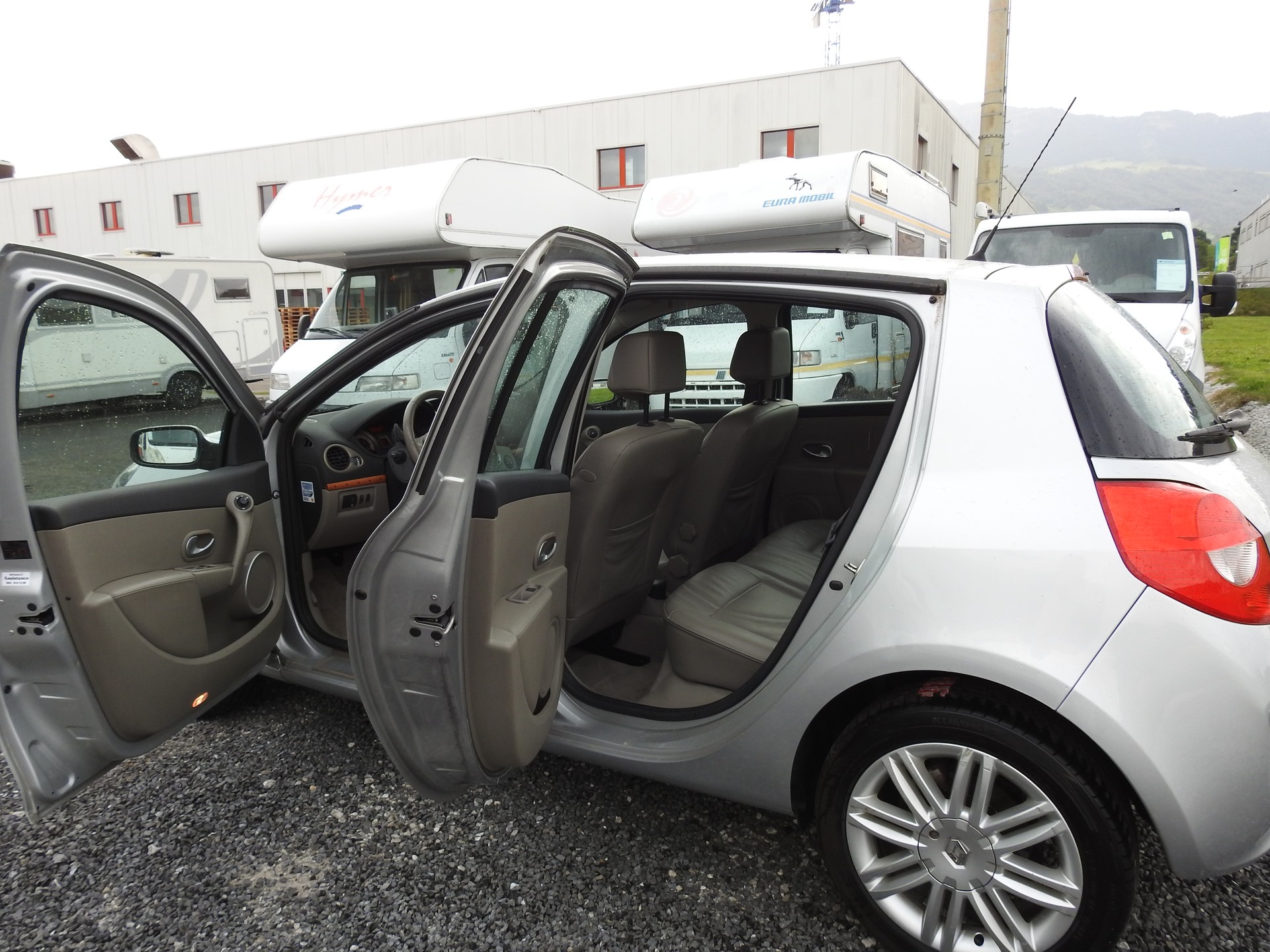 RENAULT Clio 2.0 16V Dynamique Automatic-image-14