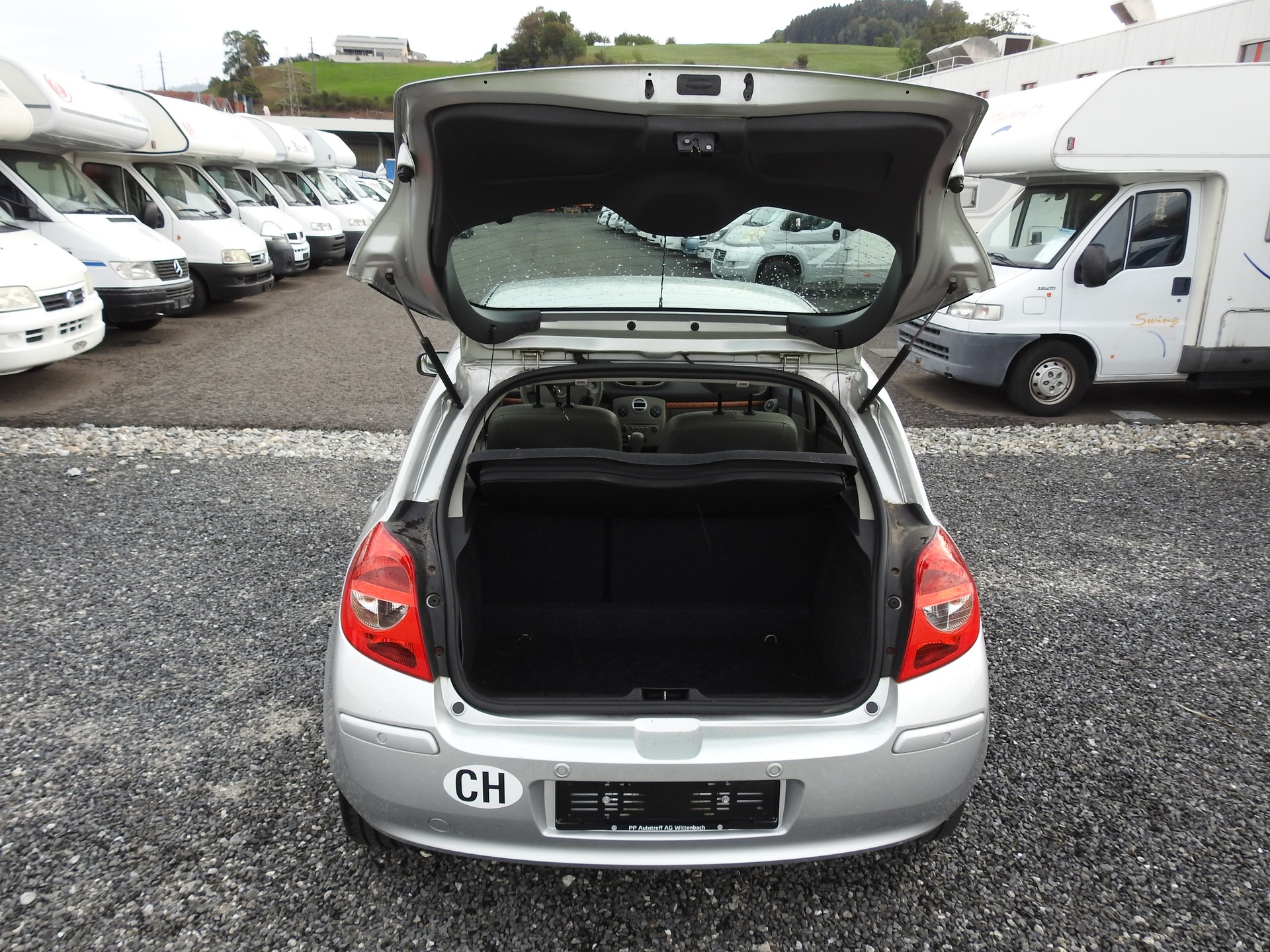 RENAULT Clio 2.0 16V Dynamique Automatic-image-9