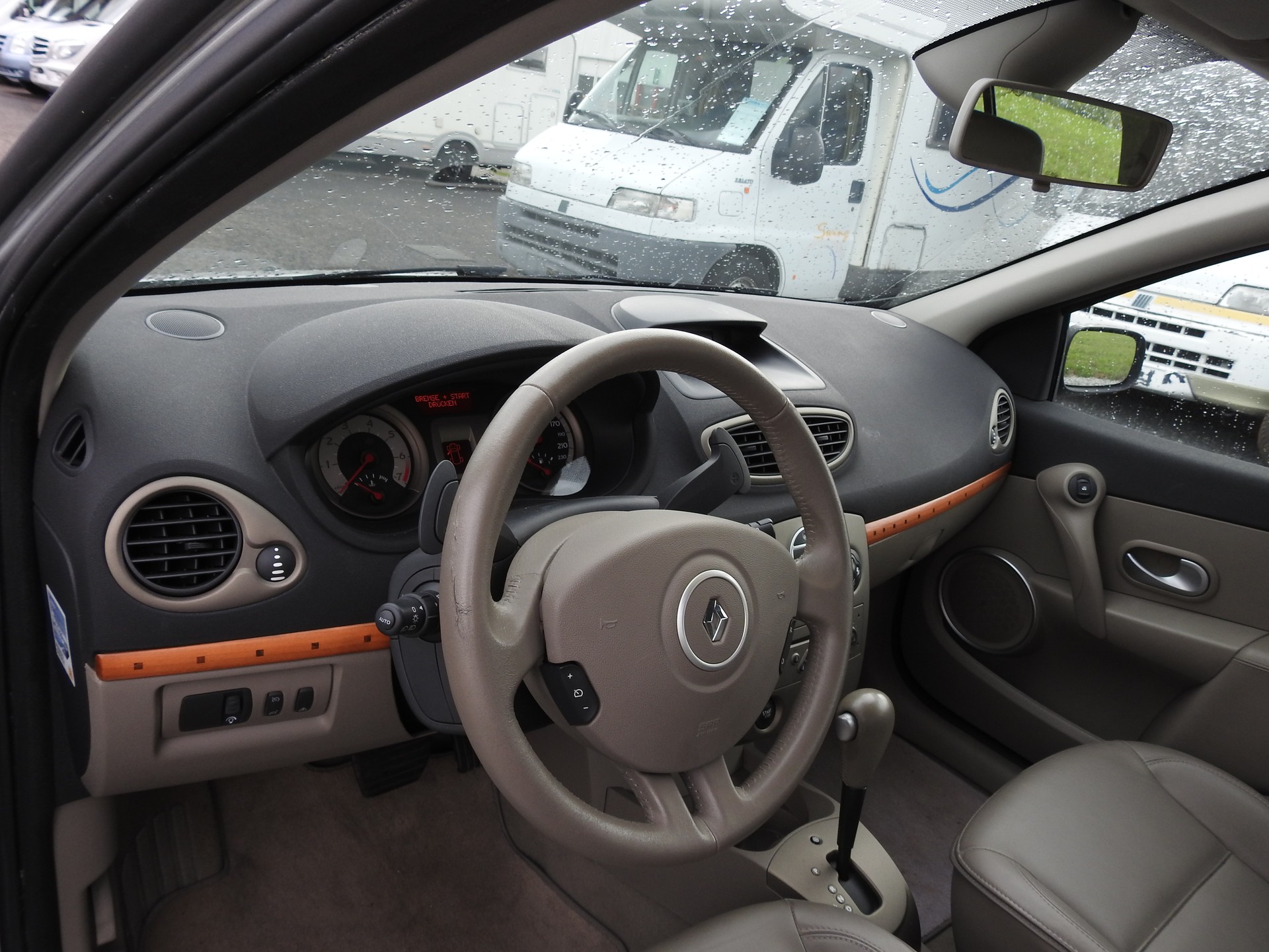 RENAULT Clio 2.0 16V Dynamique Automatic-image-11