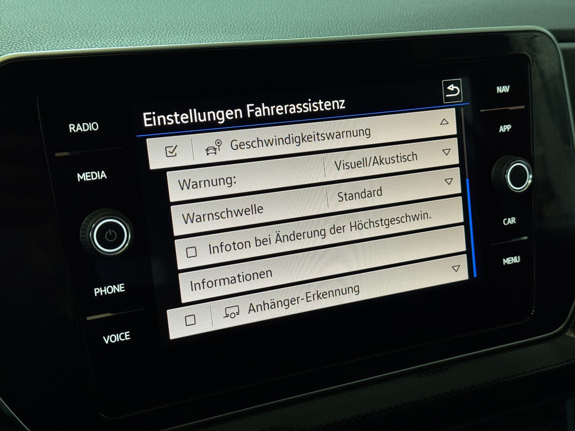 VW T-Cross 1.5 TSI EVO ACT R-Line DSG "AHK-Navi-RF.-Kamera"-image-21