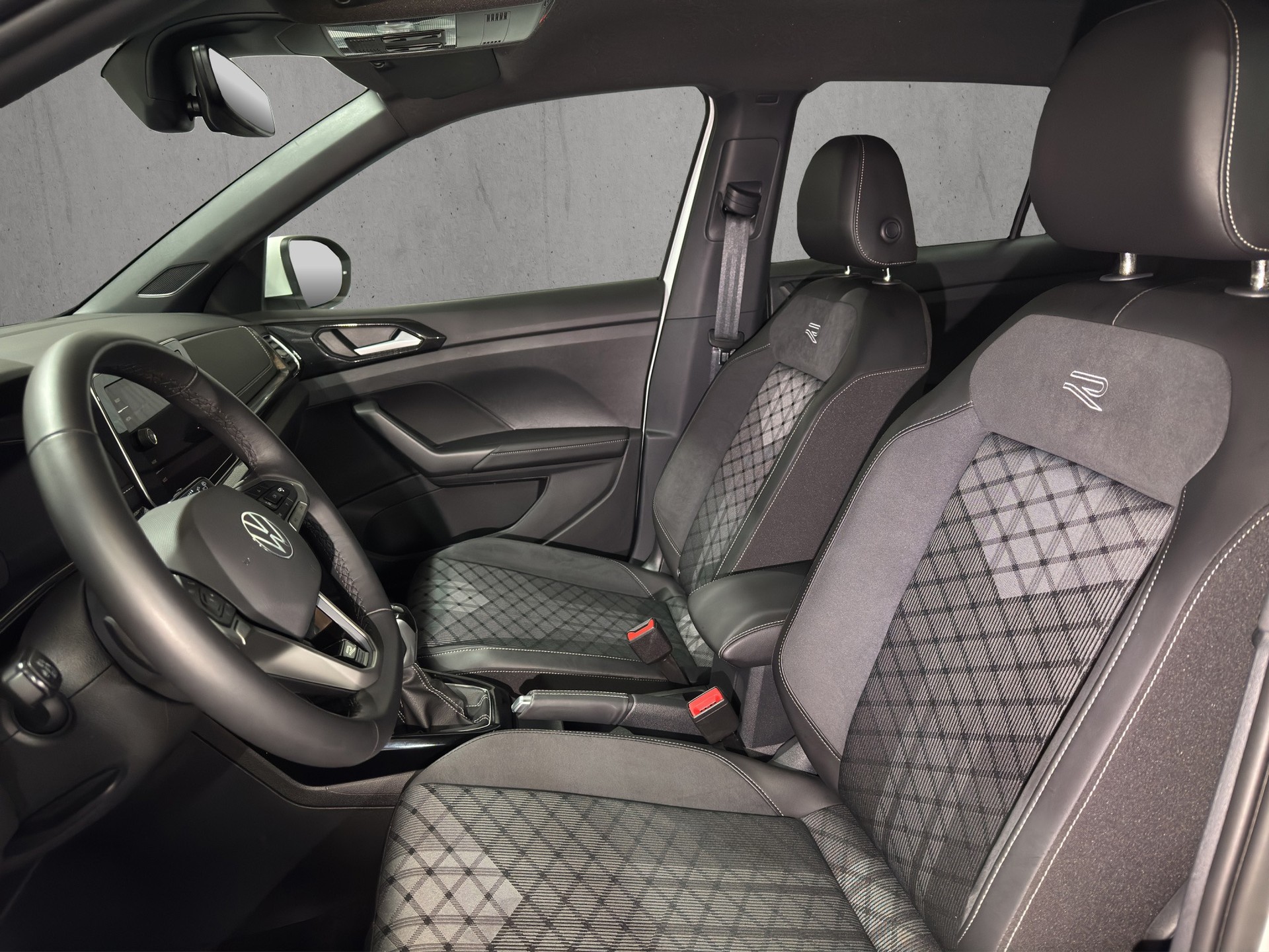 VW T-Cross 1.5 TSI EVO ACT R-Line DSG "AHK-Navi-RF.-Kamera"-image-8