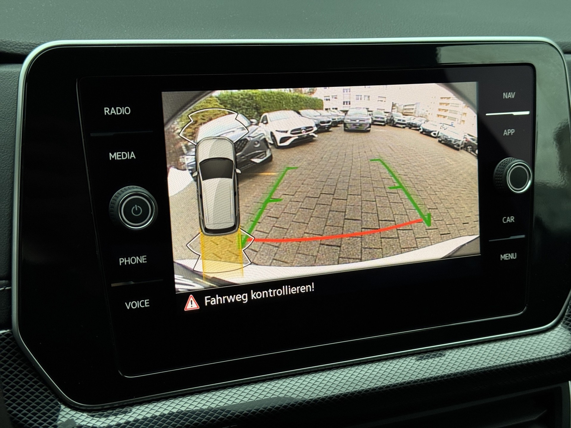 VW T-Cross 1.5 TSI EVO ACT R-Line DSG "AHK-Navi-RF.-Kamera"-image-17