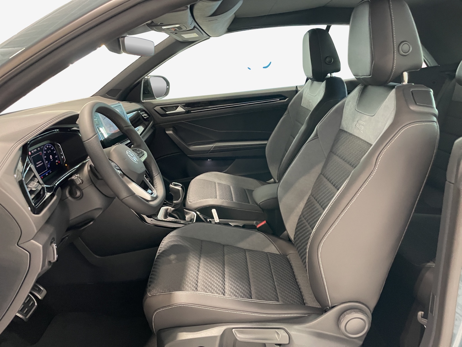 VW T-Roc Cabriolet 1.5 TSI EVO R-Line DSG-image-7