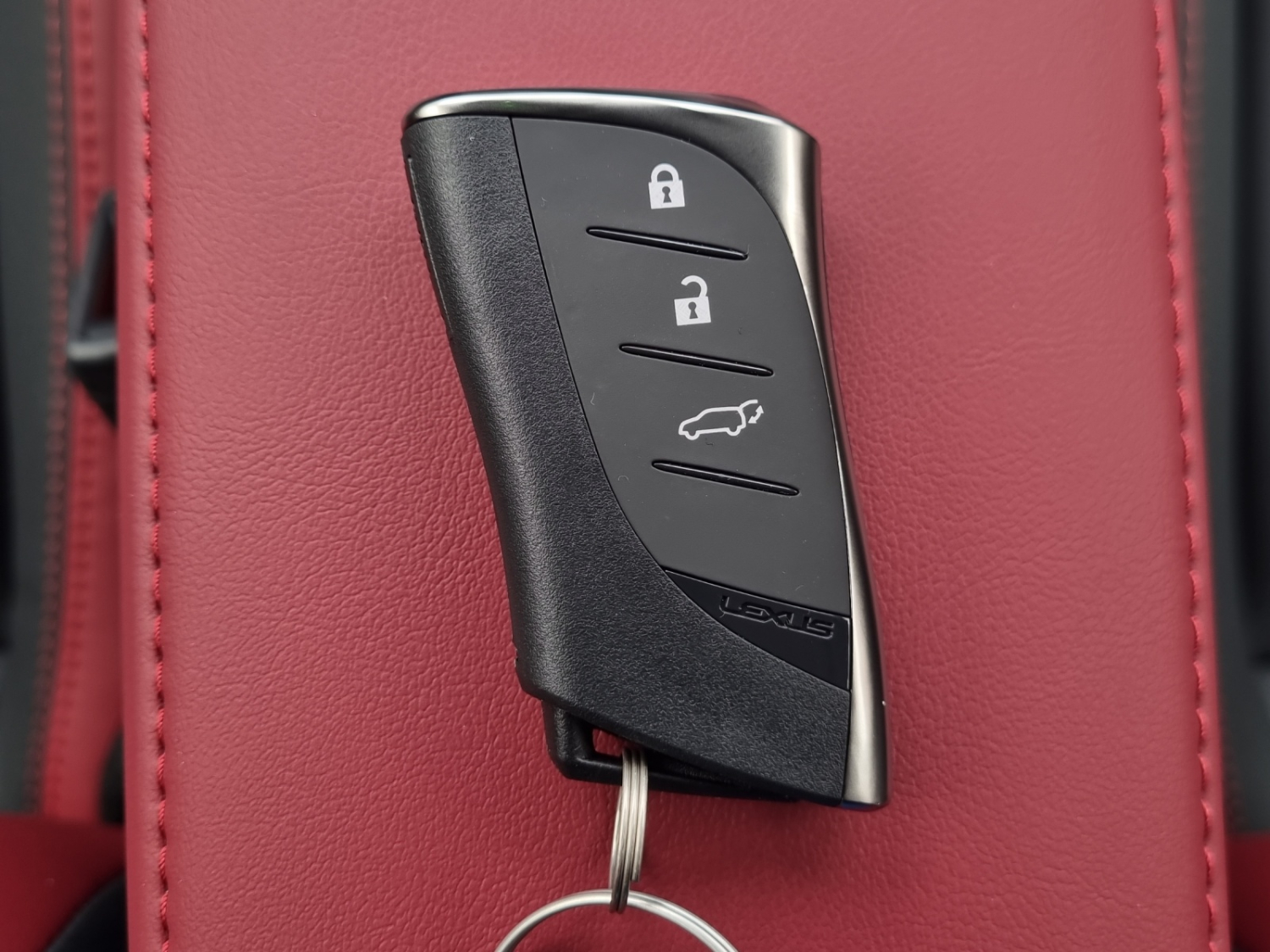 LEXUS LBX 1.5 Hybrid Vibrant Edition AWD-image-19