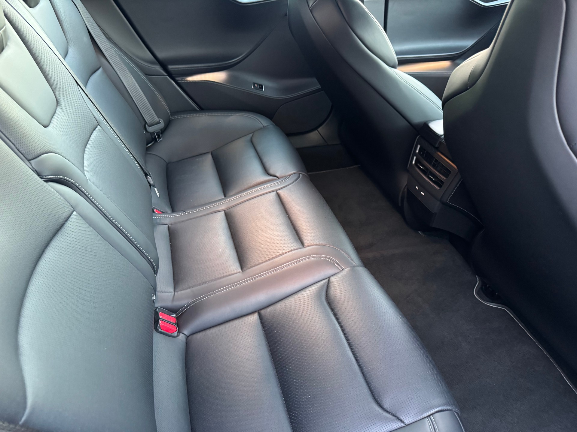 TESLA Model S 100 Ludicrous Performance-image-16