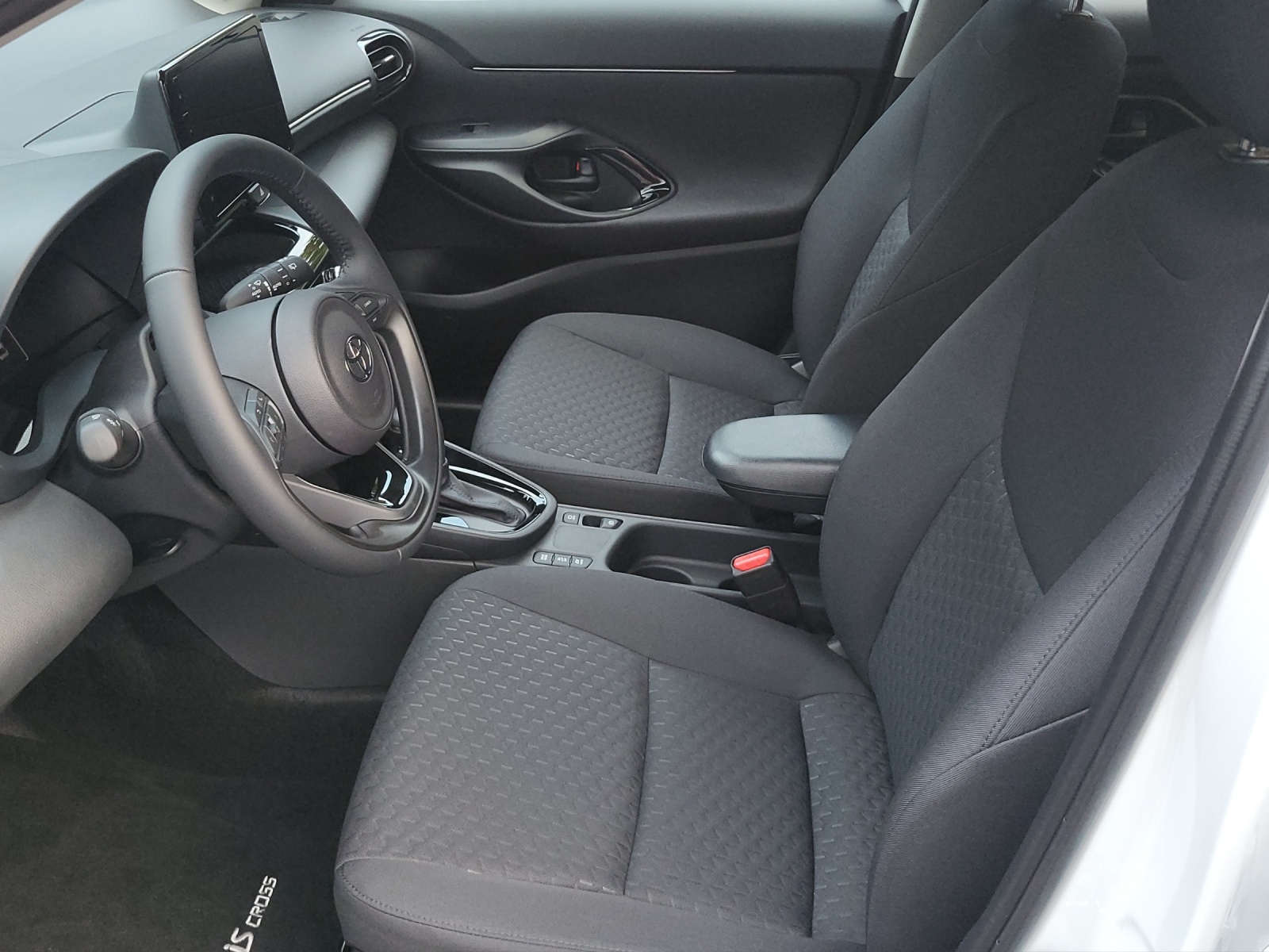 TOYOTA Yaris Cross 1.5 VVT-i HSD Comfort AWD-image-12