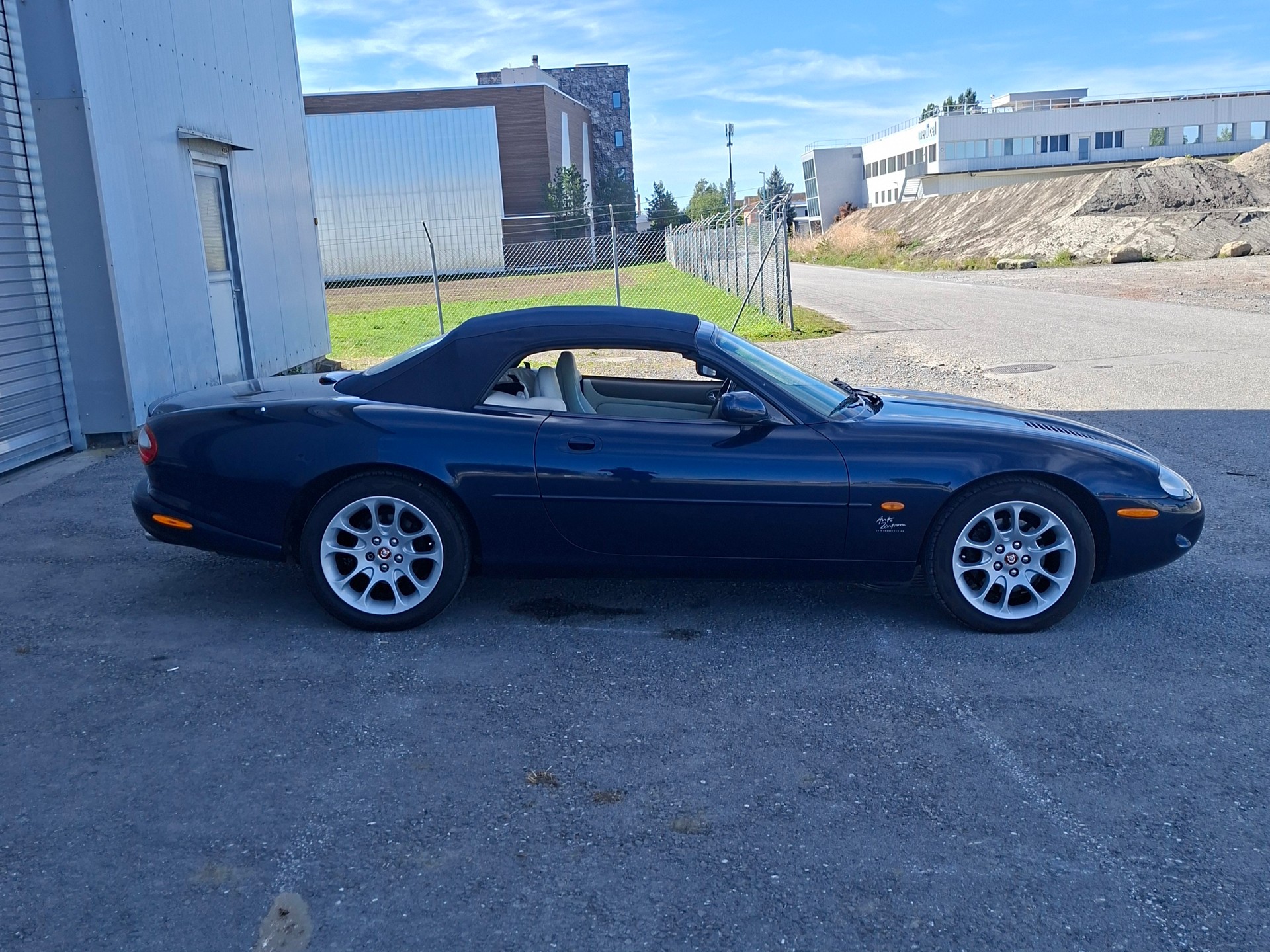JAGUAR XKR S/C Convertible-image-5