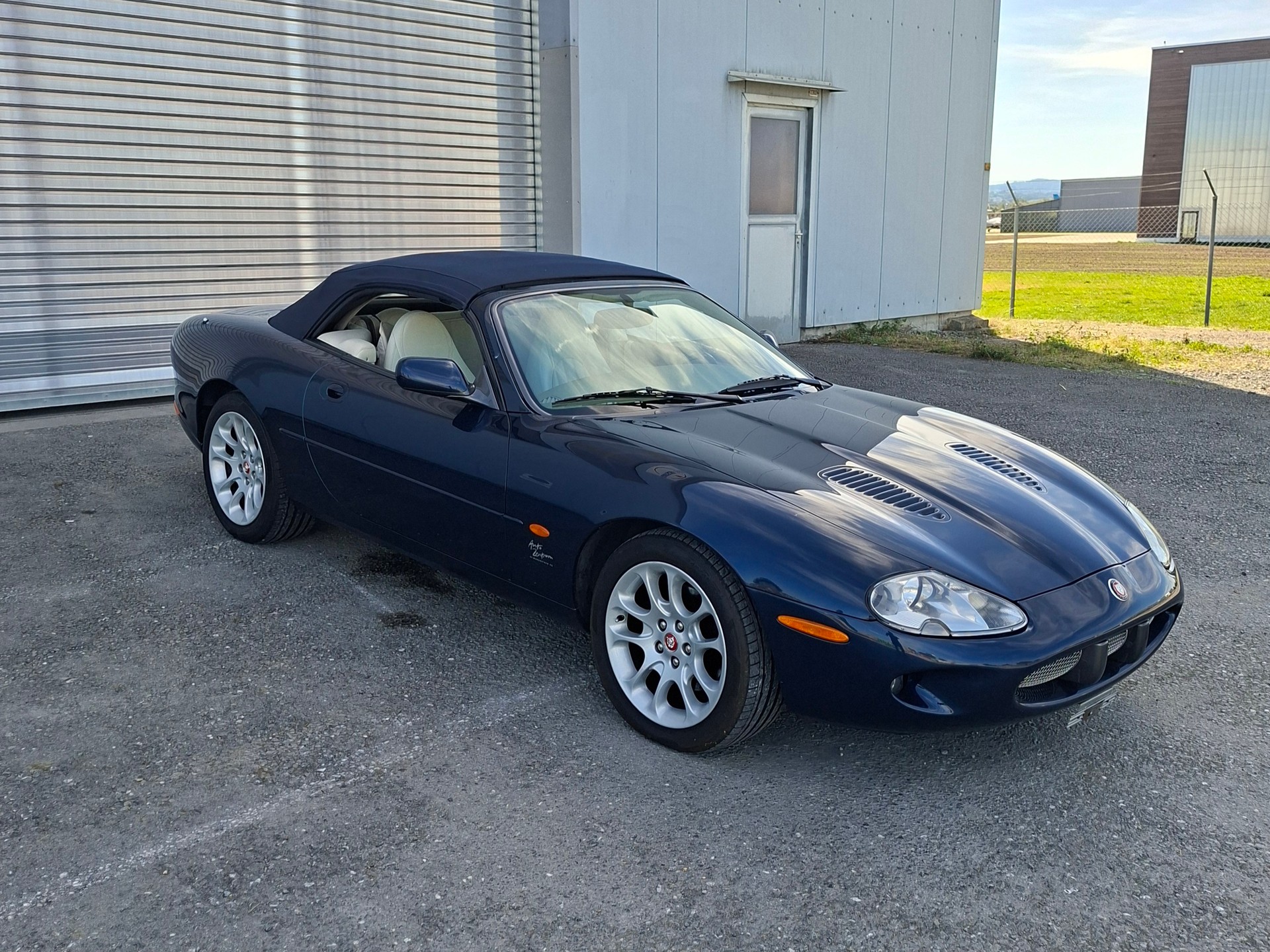 JAGUAR XKR S/C Convertible-image-6