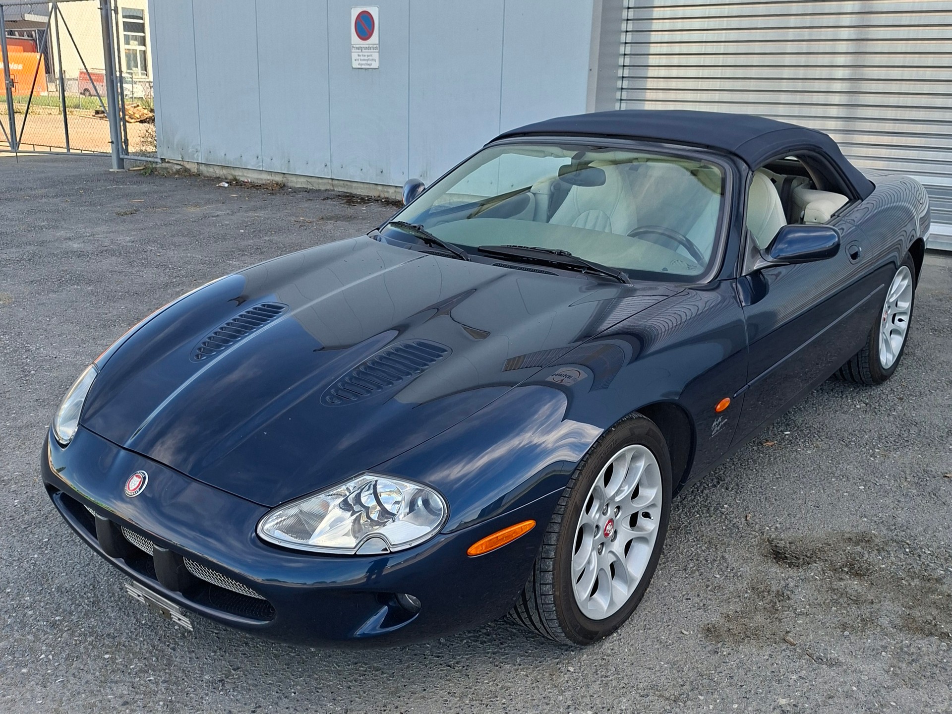 JAGUAR XKR S/C Convertible-image-0