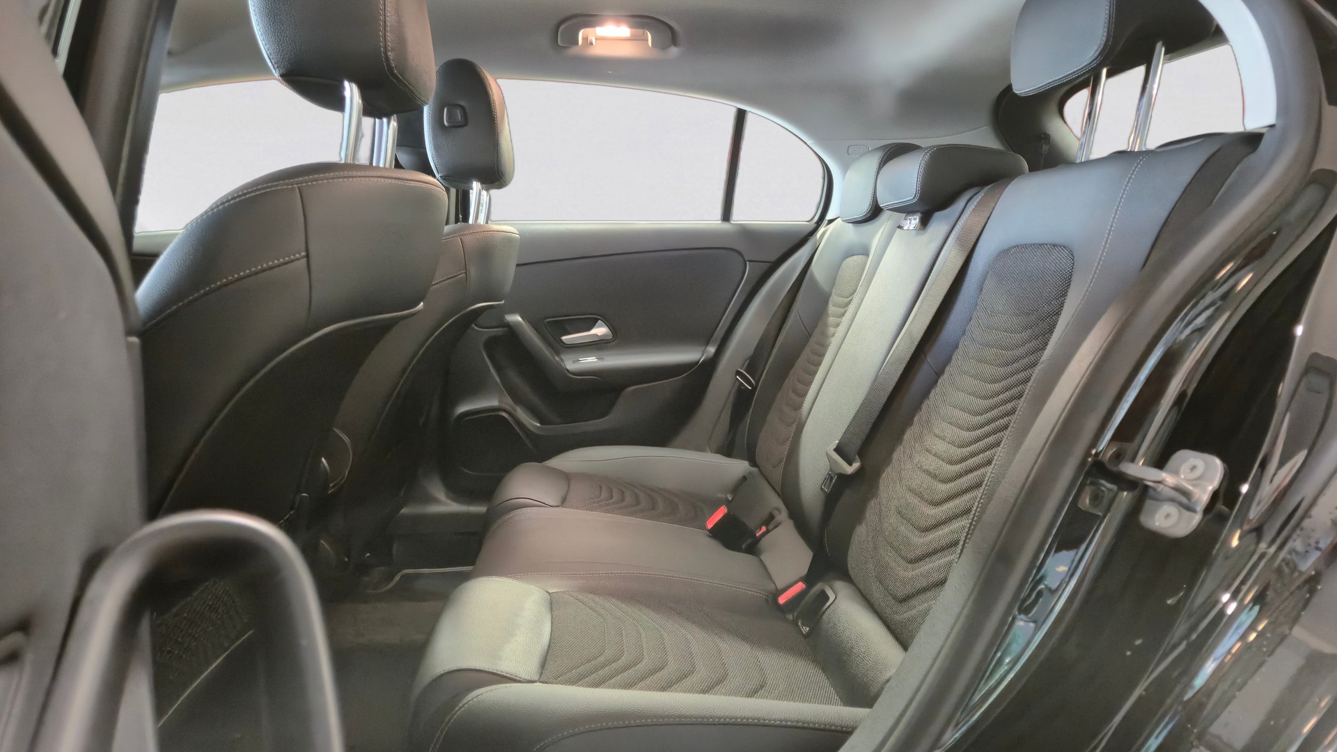 MERCEDES-BENZ A 180 7G-DCT LEASING à partir de CHF 320.-/mois-image-11