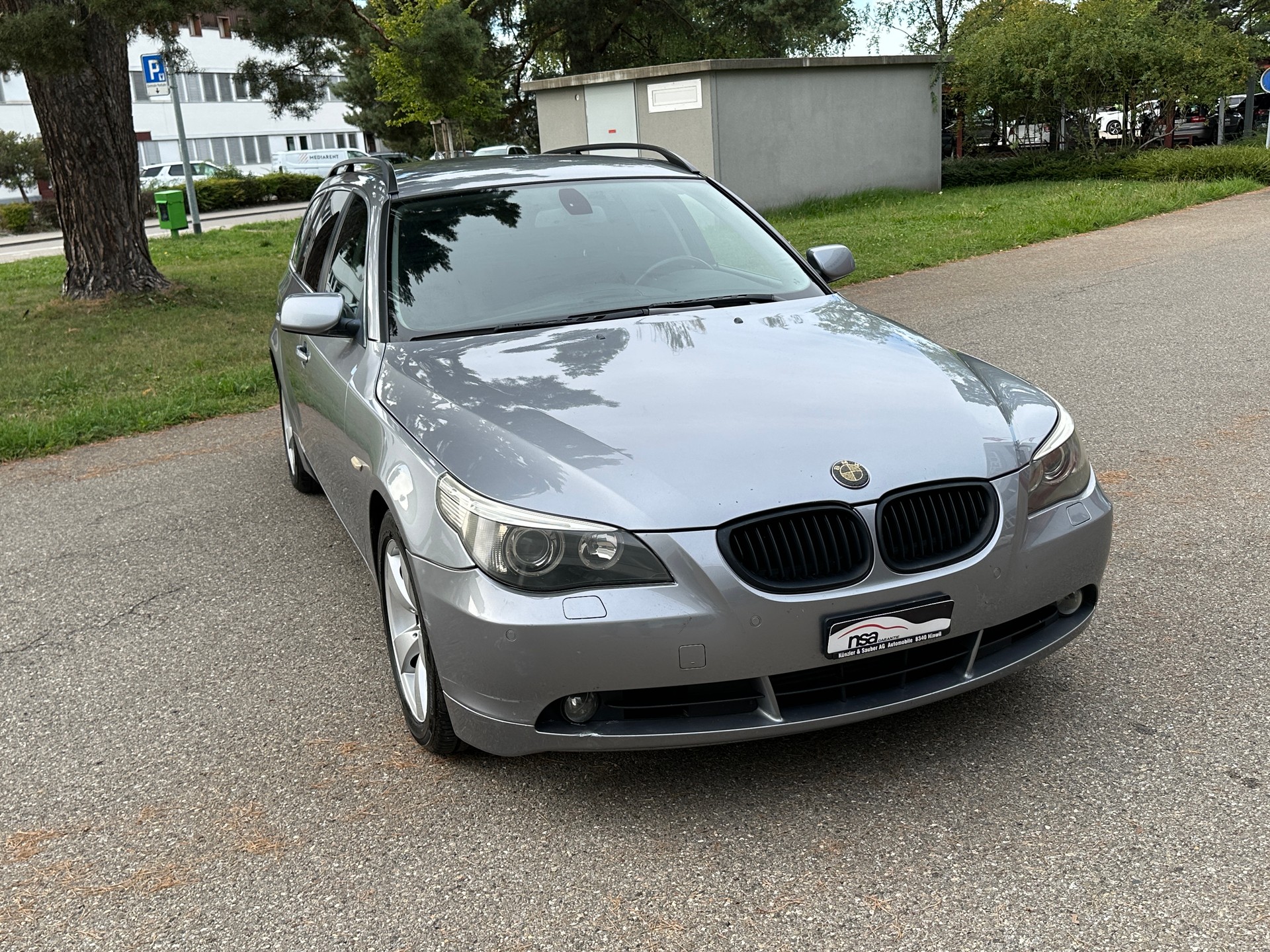 BMW 530d Touring-image-2