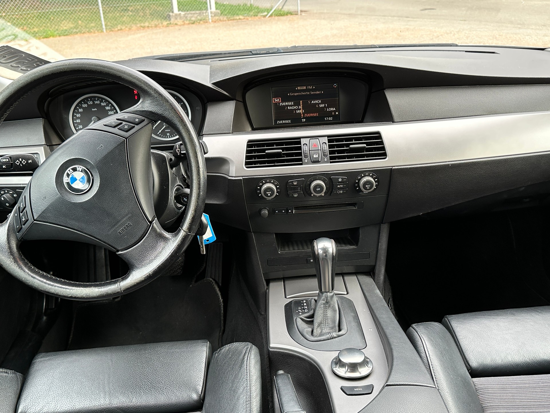 BMW 530d Touring-image-6