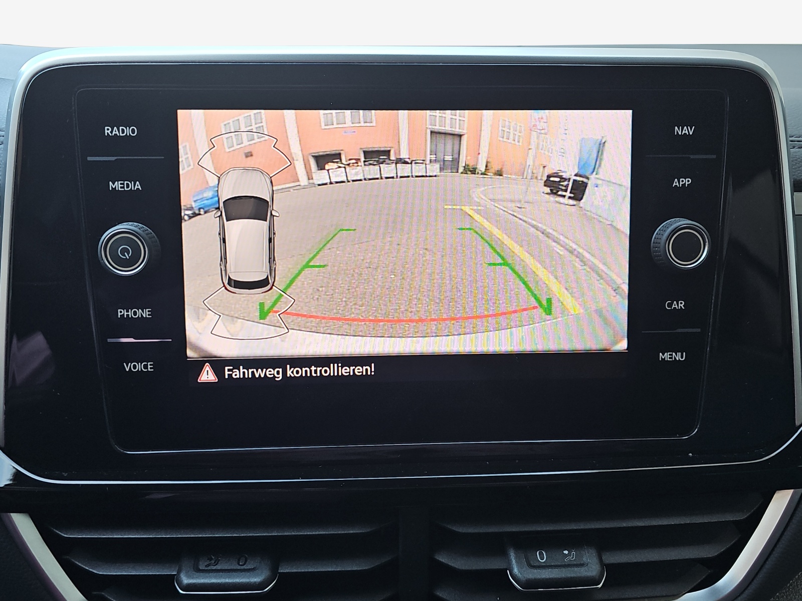 VW T-Roc 1.5 TSI EVO R-Line DSG-image-14