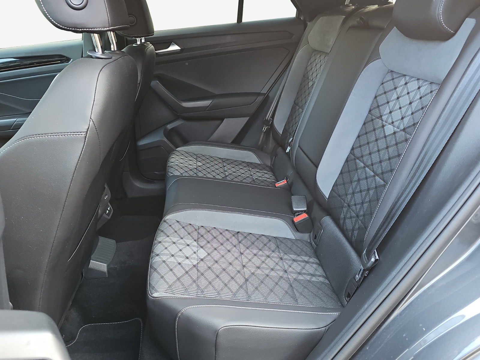 VW T-Roc 1.5 TSI EVO R-Line DSG-image-11