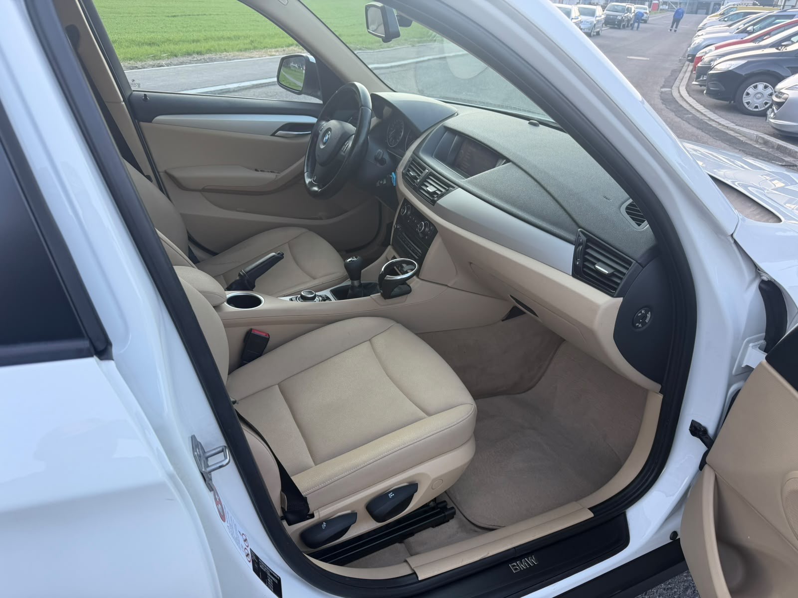BMW X1 xDrive 18d-image-5