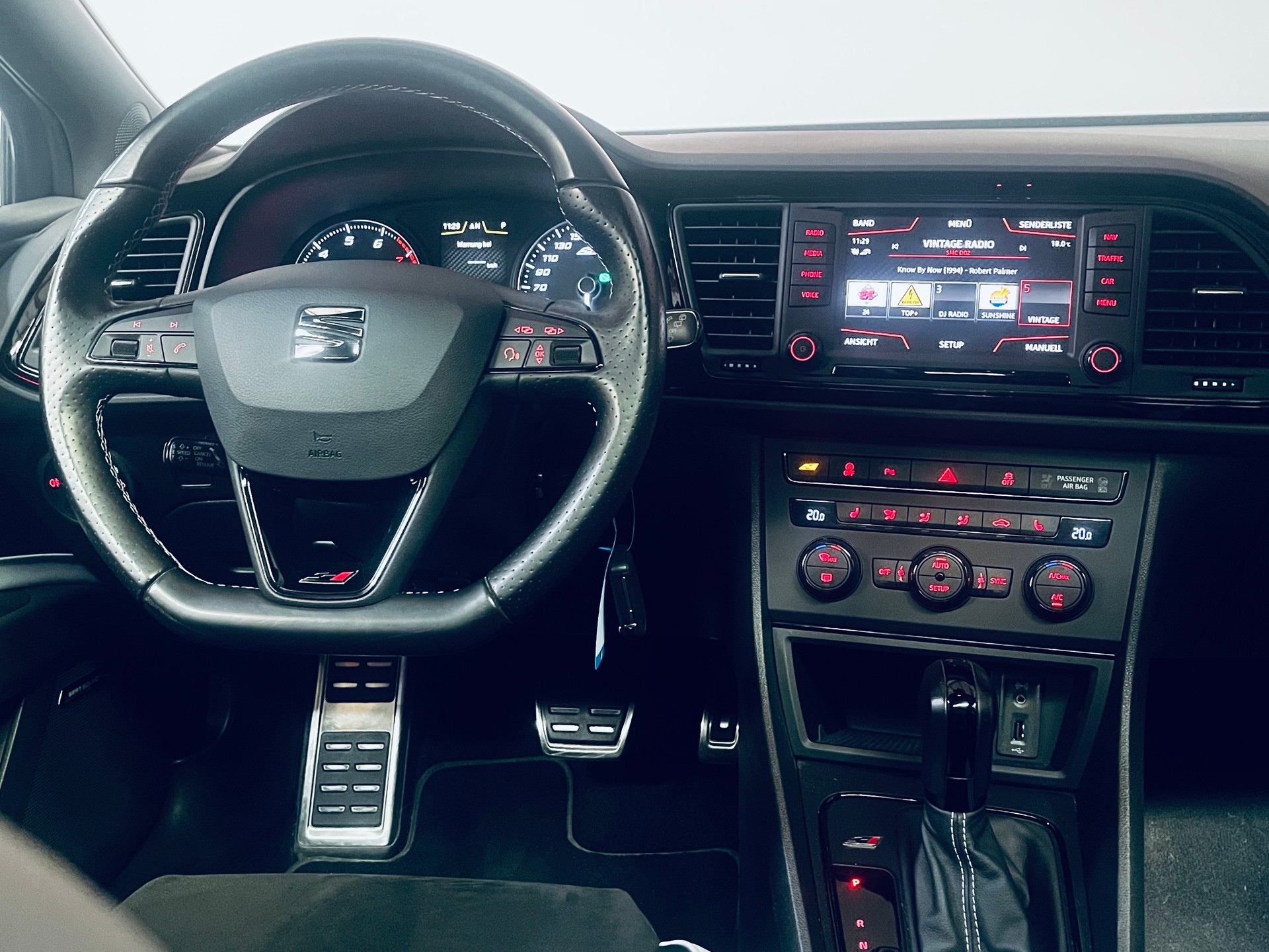 SEAT Leon ST 2.0 TSI Cupra 290 DSG-image-15