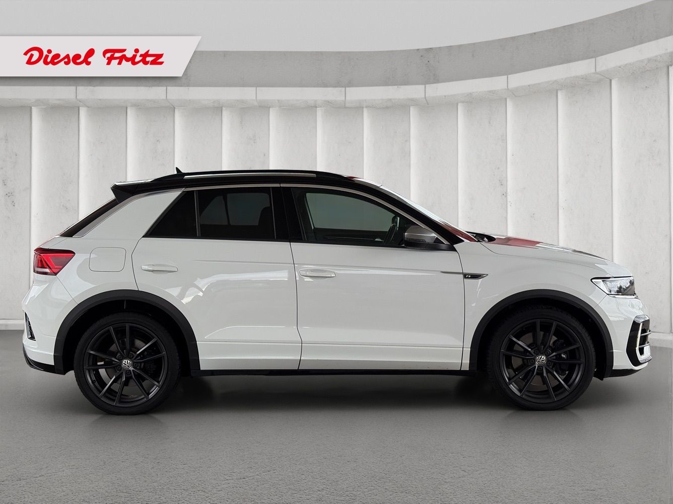VW T-Roc 2.0 TSI R DSG 4Motion-image-5