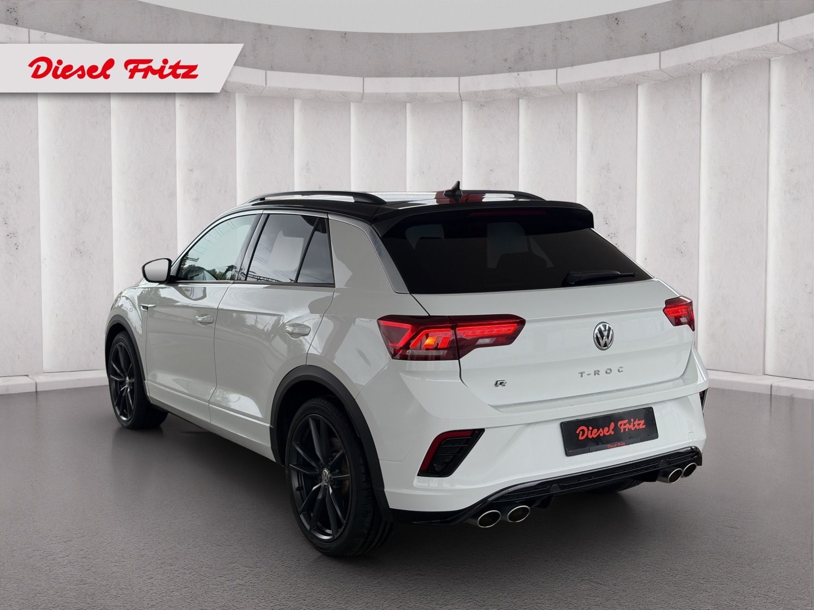 VW T-Roc 2.0 TSI R DSG 4Motion-image-2