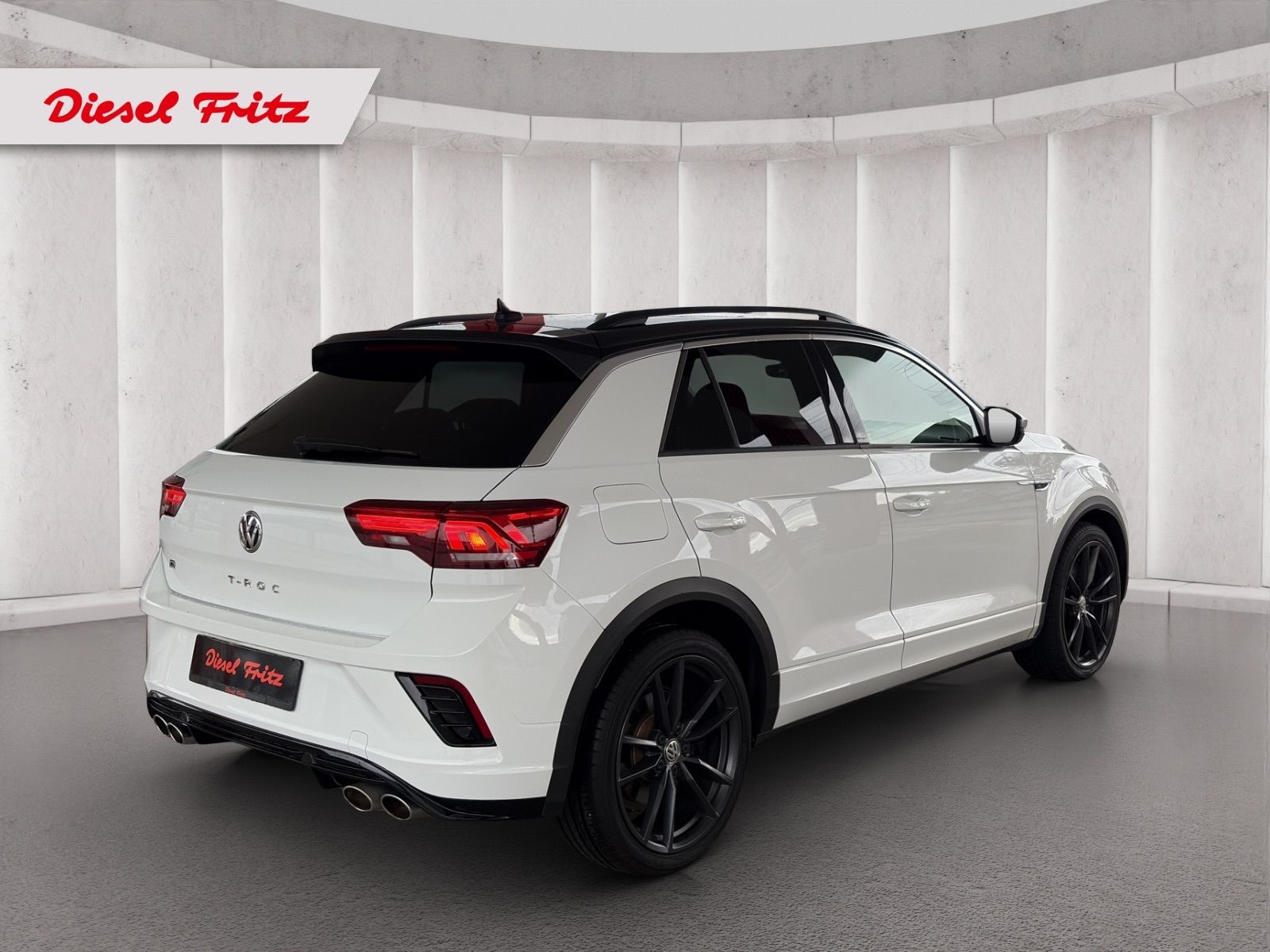 VW T-Roc 2.0 TSI R DSG 4Motion-image-4