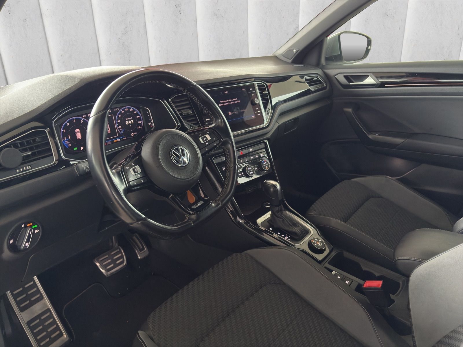 VW T-Roc 2.0 TSI R DSG 4Motion-image-8