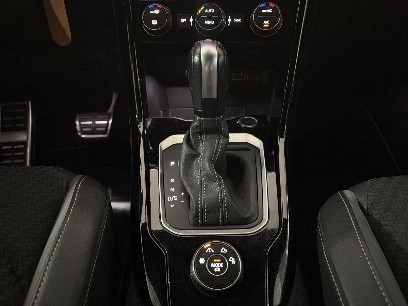 VW T-Roc 2.0 TSI R DSG 4Motion-image-13