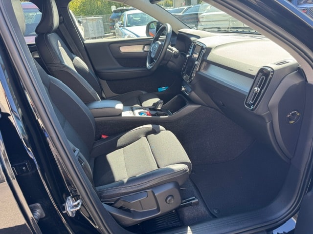 VOLVO XC40 2.0 D3 Momentum AWD-image-15