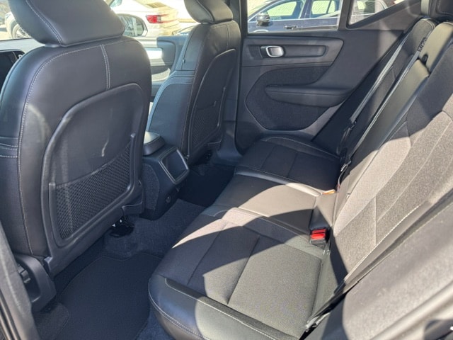 VOLVO XC40 2.0 D3 Momentum AWD-image-12