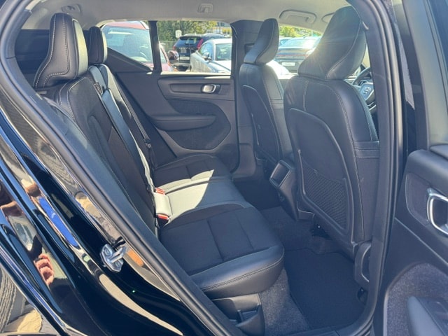 VOLVO XC40 2.0 D3 Momentum AWD-image-14