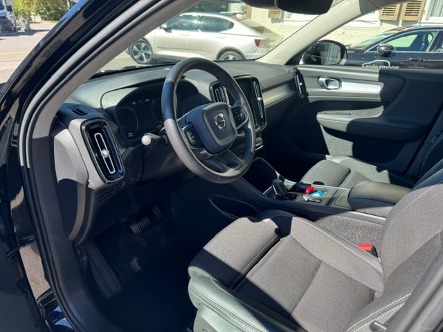 VOLVO XC40 2.0 D3 Momentum AWD-image-7