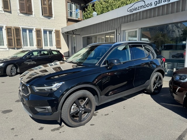 VOLVO XC40 2.0 D3 Momentum AWD-image-5