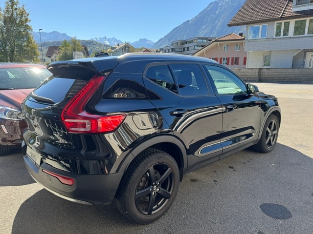VOLVO XC40 2.0 D3 Momentum AWD-image-3