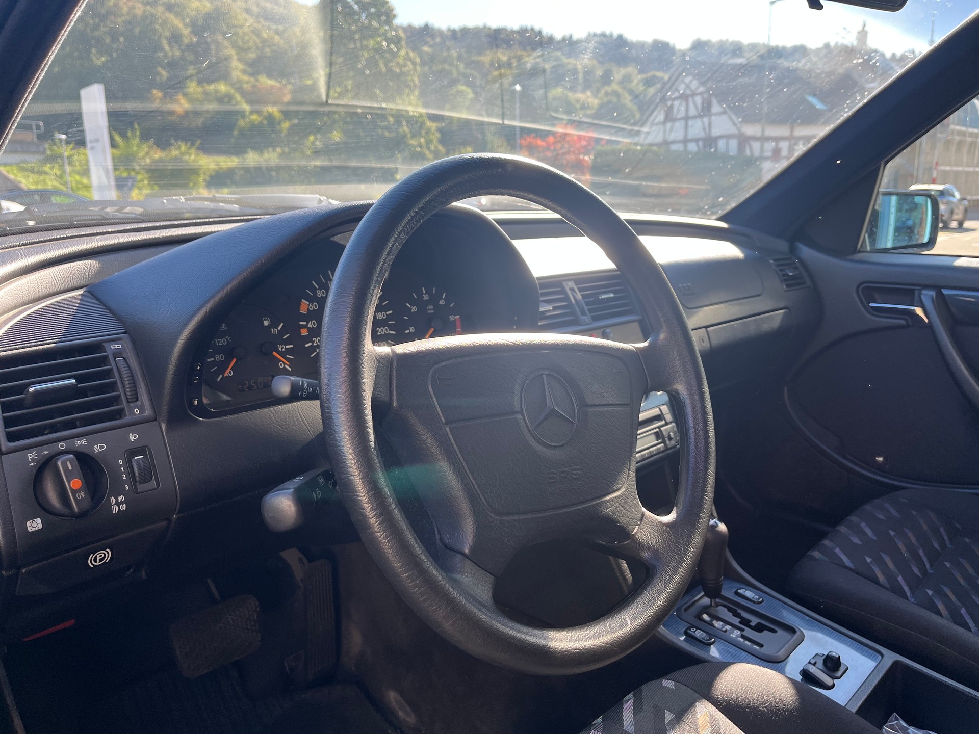 MERCEDES-BENZ C 250 TD Elégance-image-5