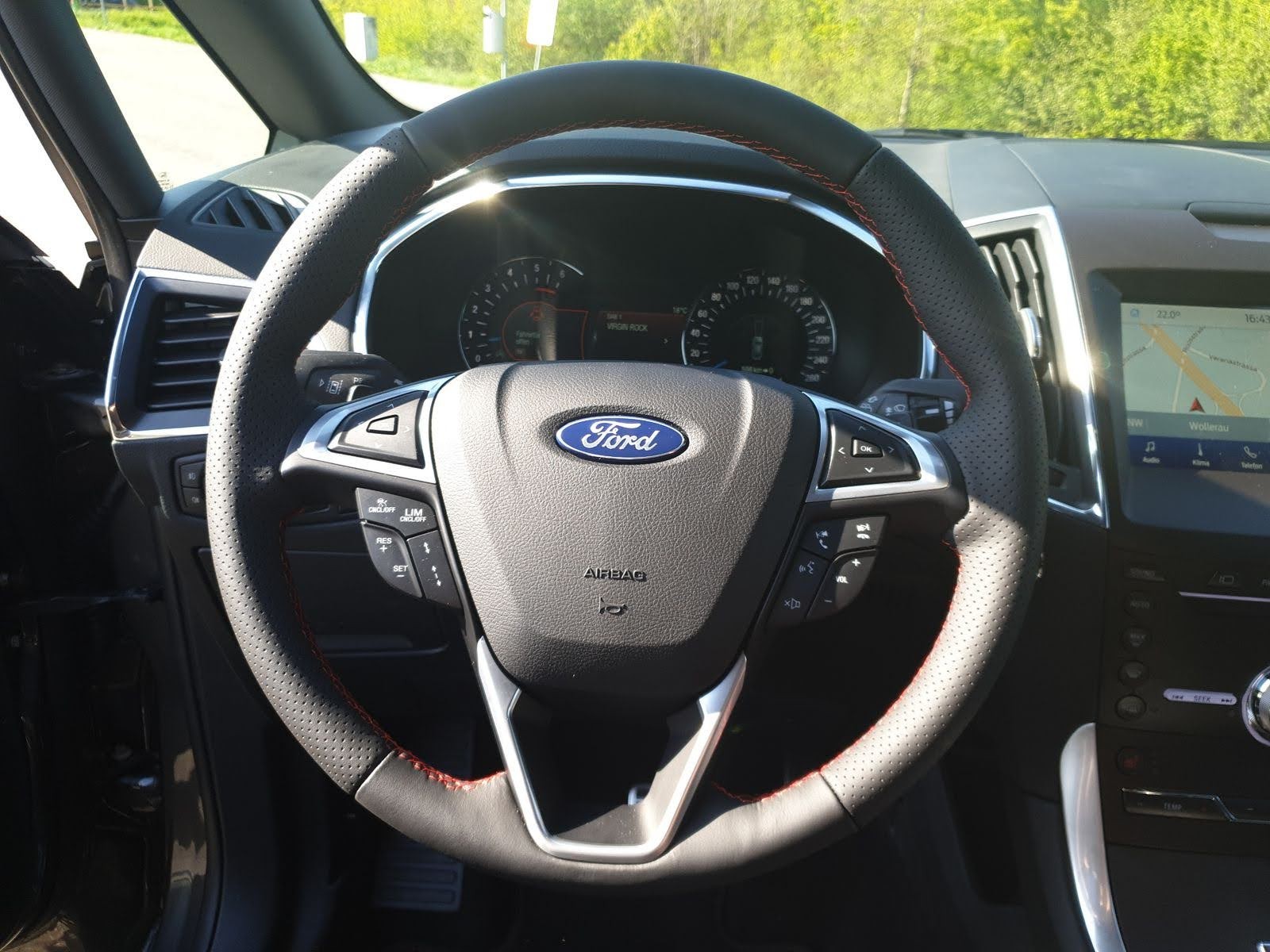 FORD S-Max 2.0 TDCi 190 ST-Line-image-11