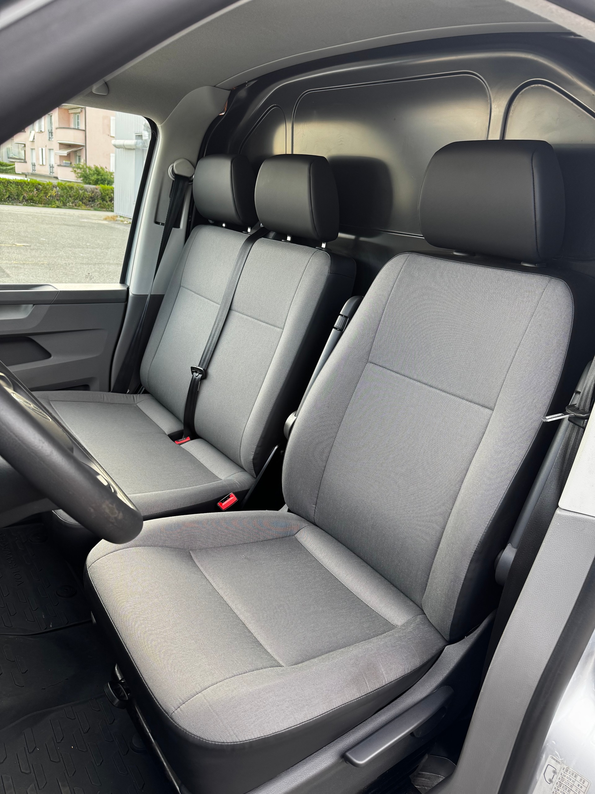 VW T6.1 2.0 TDI-image-9