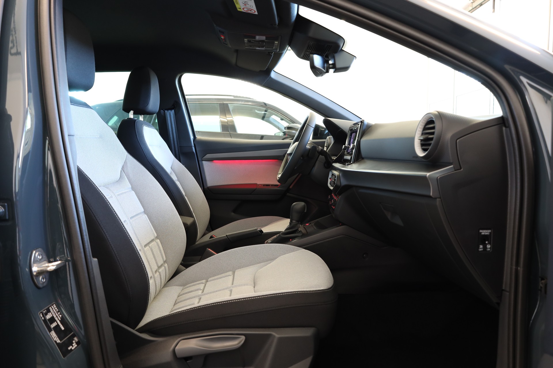 SEAT Ibiza 1.0 TSI 115 FR DSG-image-15