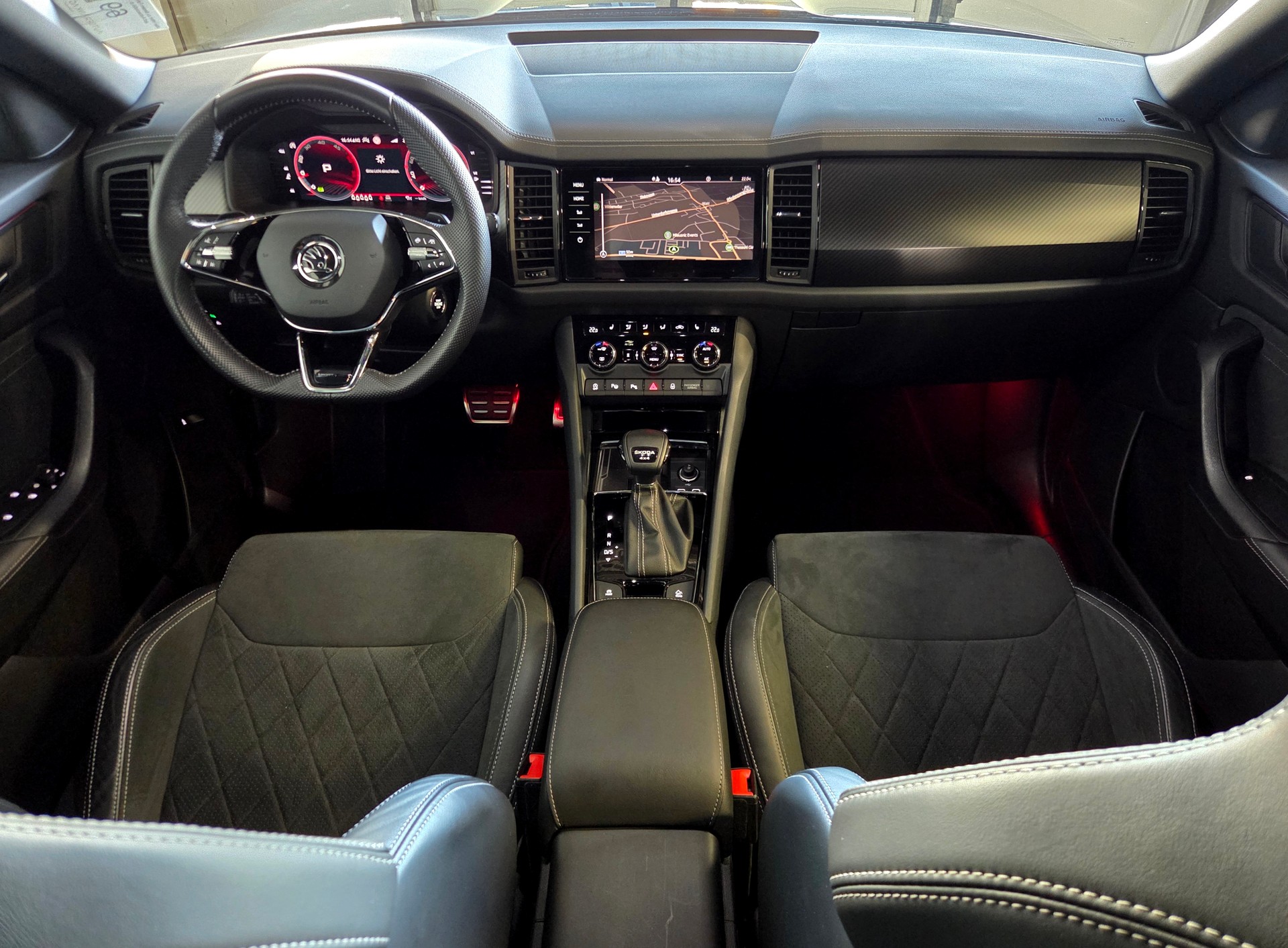 SKODA Kodiaq 2.0 TDI 200 Sportline DSG 7-Plätzer-image-21