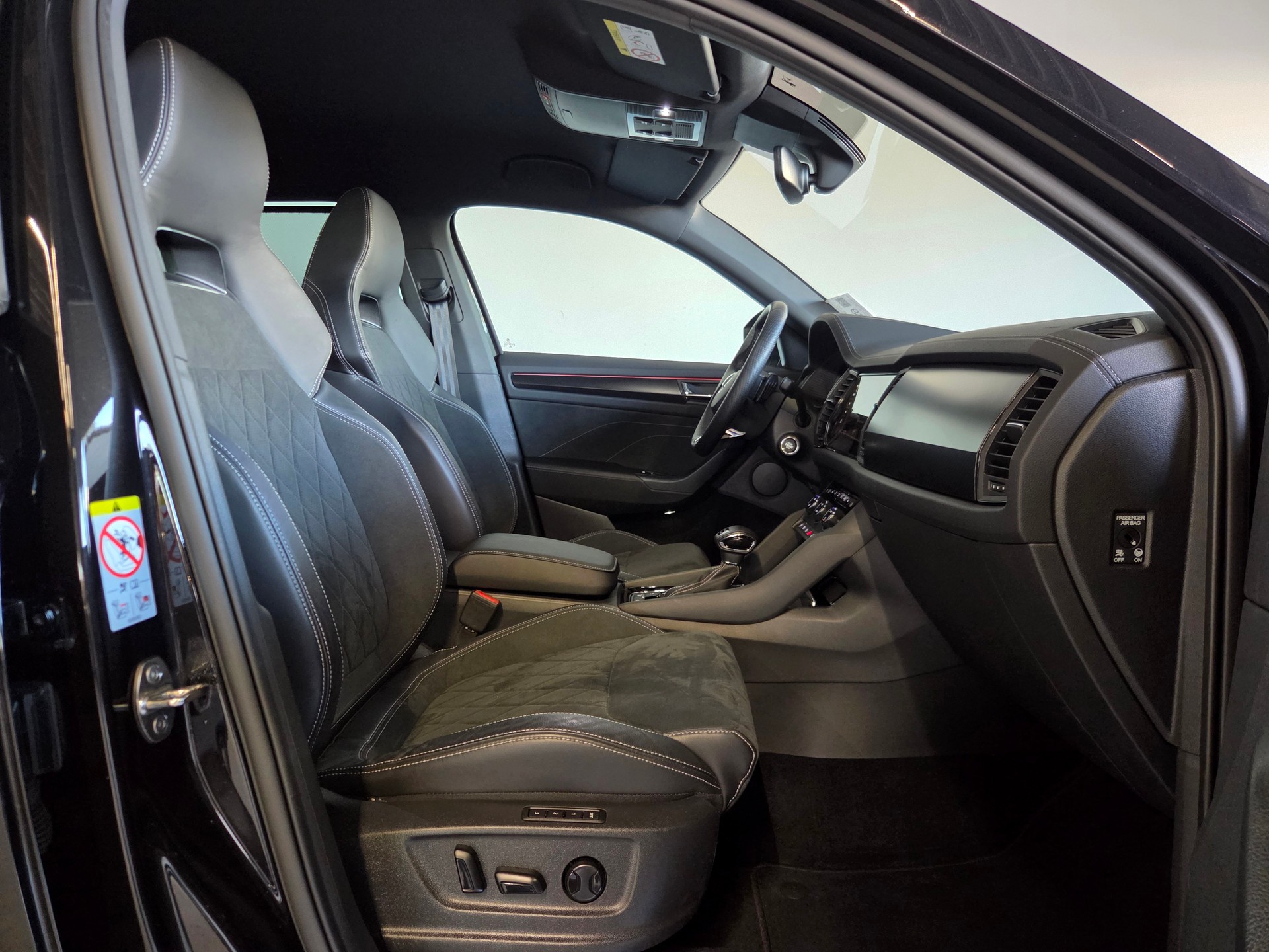 SKODA Kodiaq 2.0 TDI 200 Sportline DSG 7-Plätzer-image-22