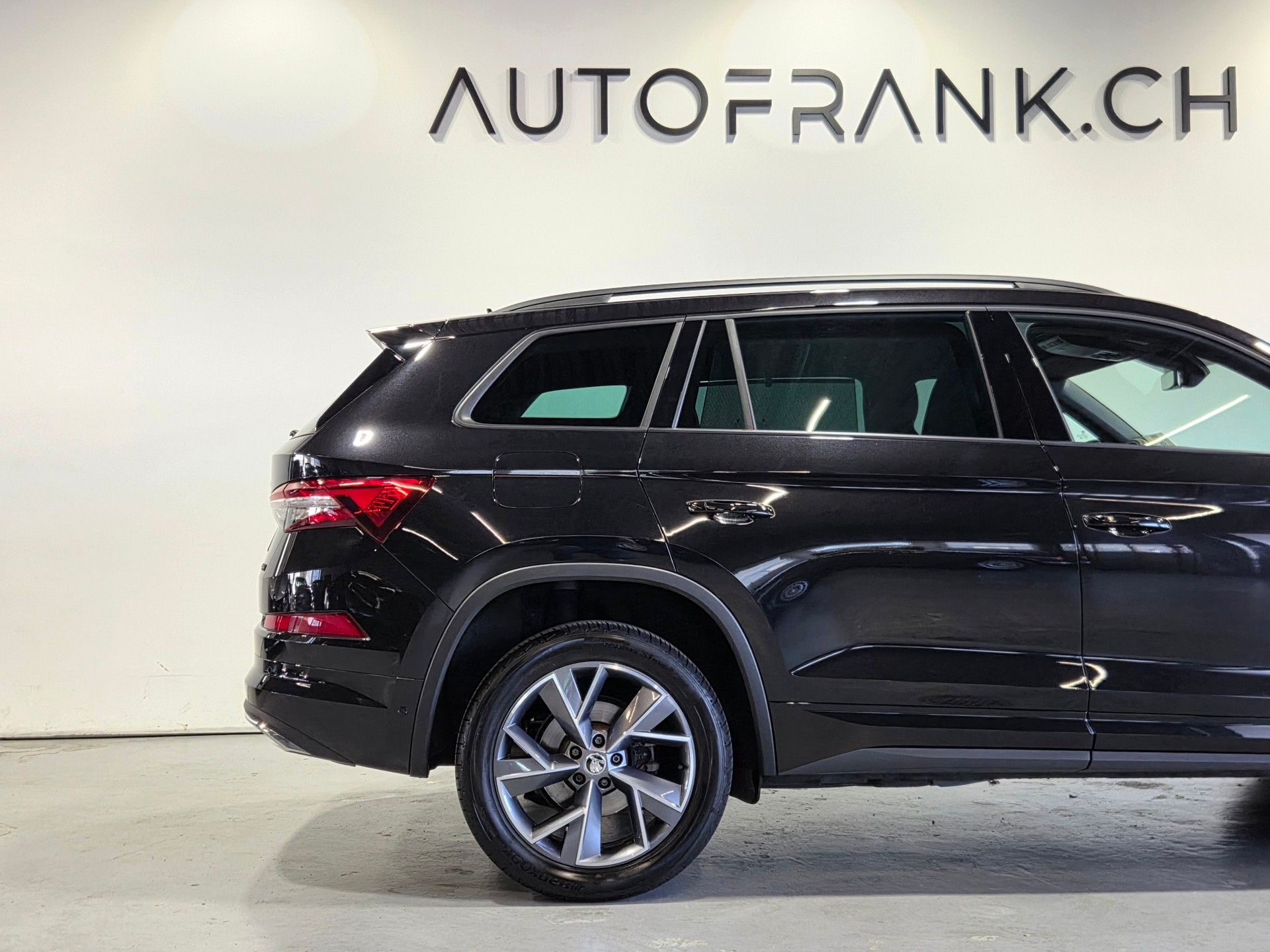 SKODA Kodiaq 2.0 TDI 200 Sportline DSG 7-Plätzer-image-4