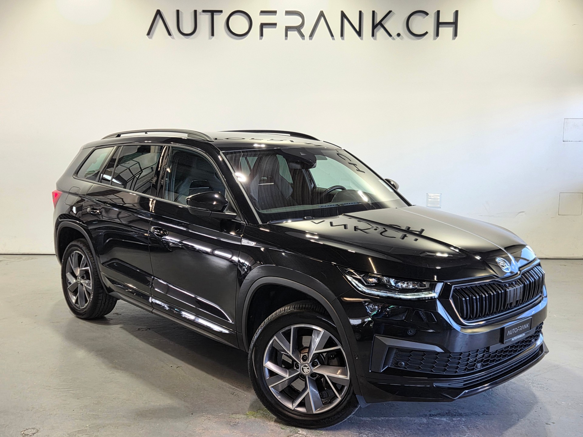 SKODA Kodiaq 2.0 TDI 200 Sportline DSG 7-Plätzer-image-1