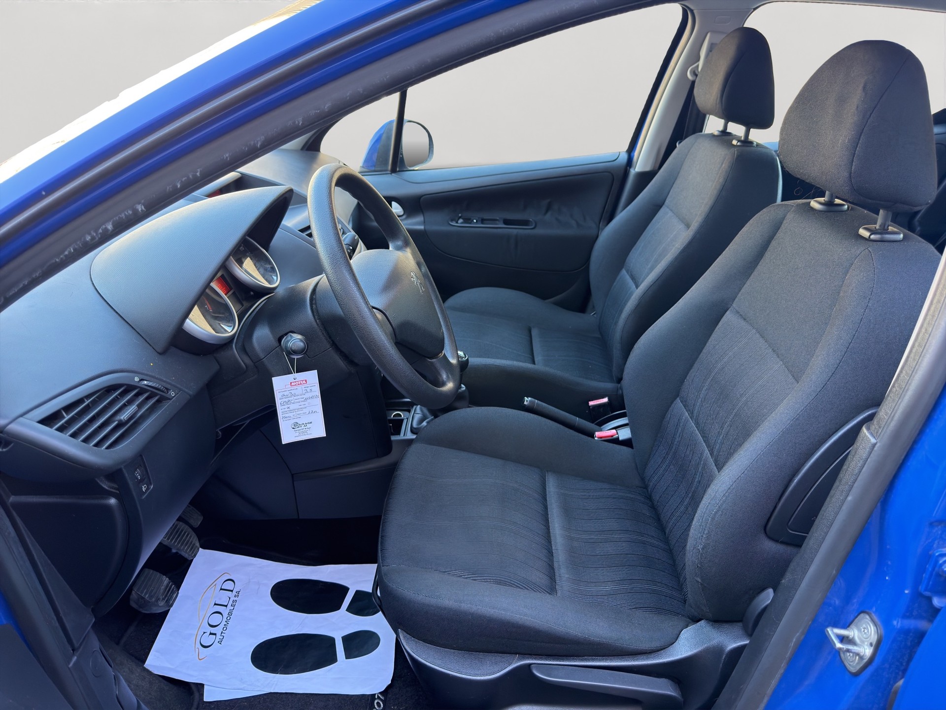 PEUGEOT 207 1.4 Urban-image-3