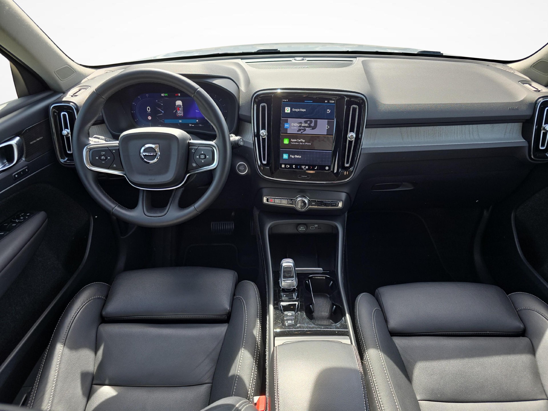 VOLVO XC40 2.0 B4 MH Plus Dark-image-9