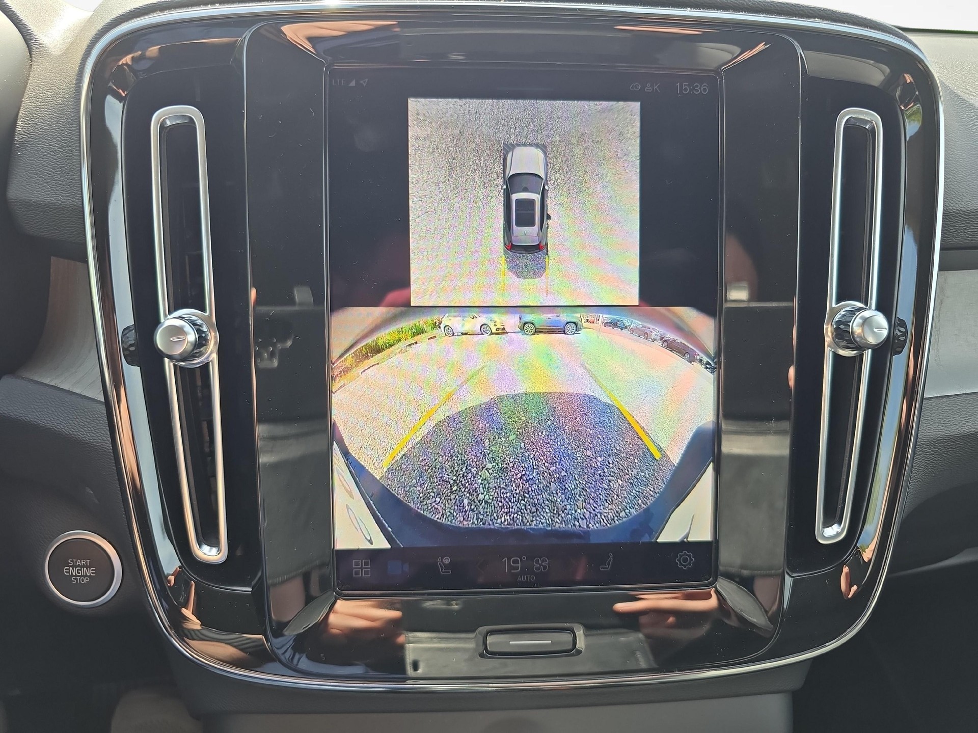 VOLVO XC40 2.0 B4 MH Plus Dark-image-14