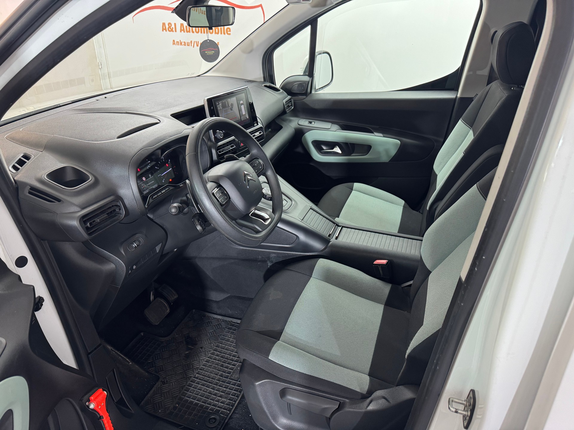 CITROEN Berlingo XL 1.5 BlueHDi Feel EAT8-image-7