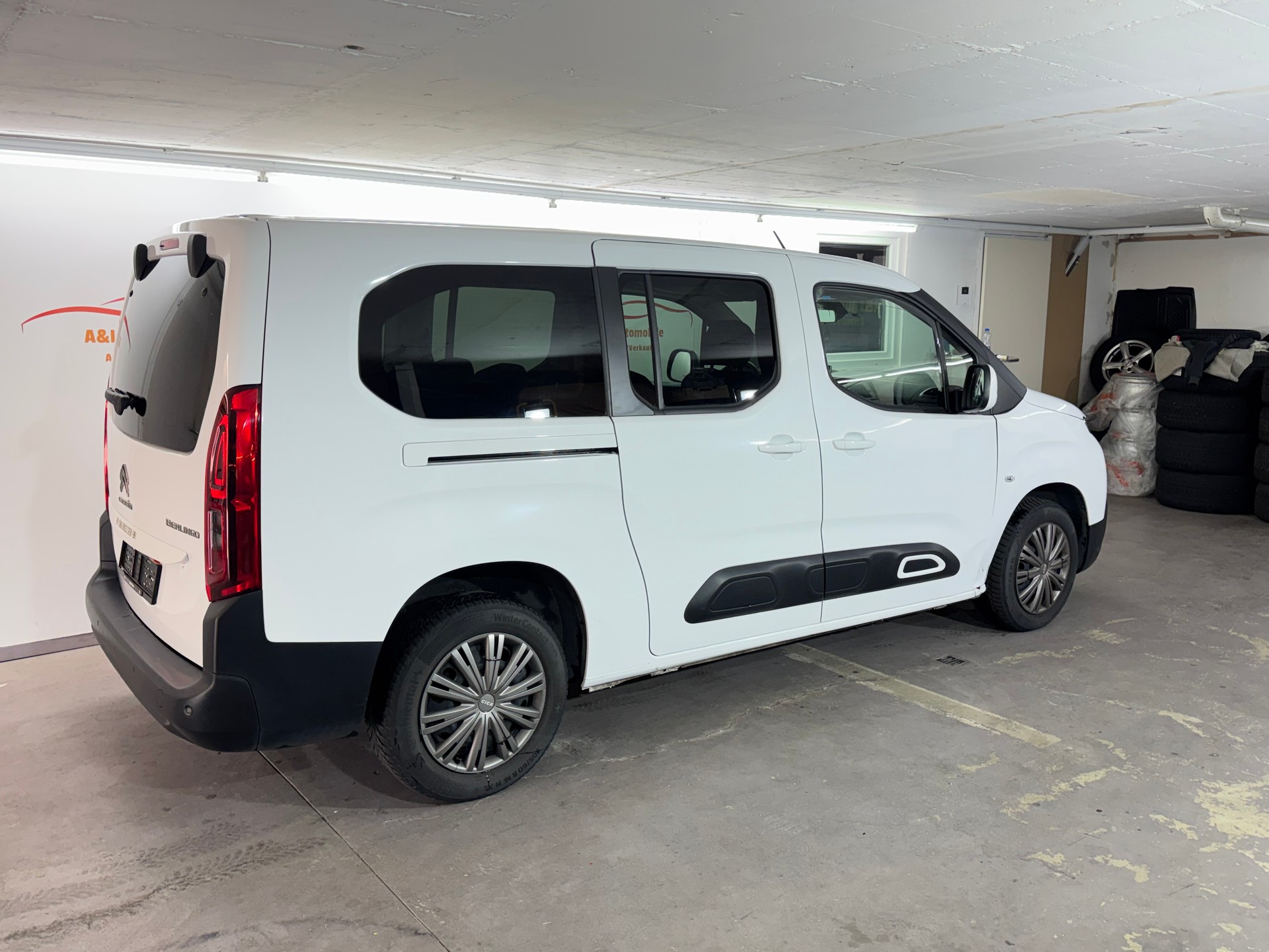 CITROEN Berlingo XL 1.5 BlueHDi Feel EAT8-image-3