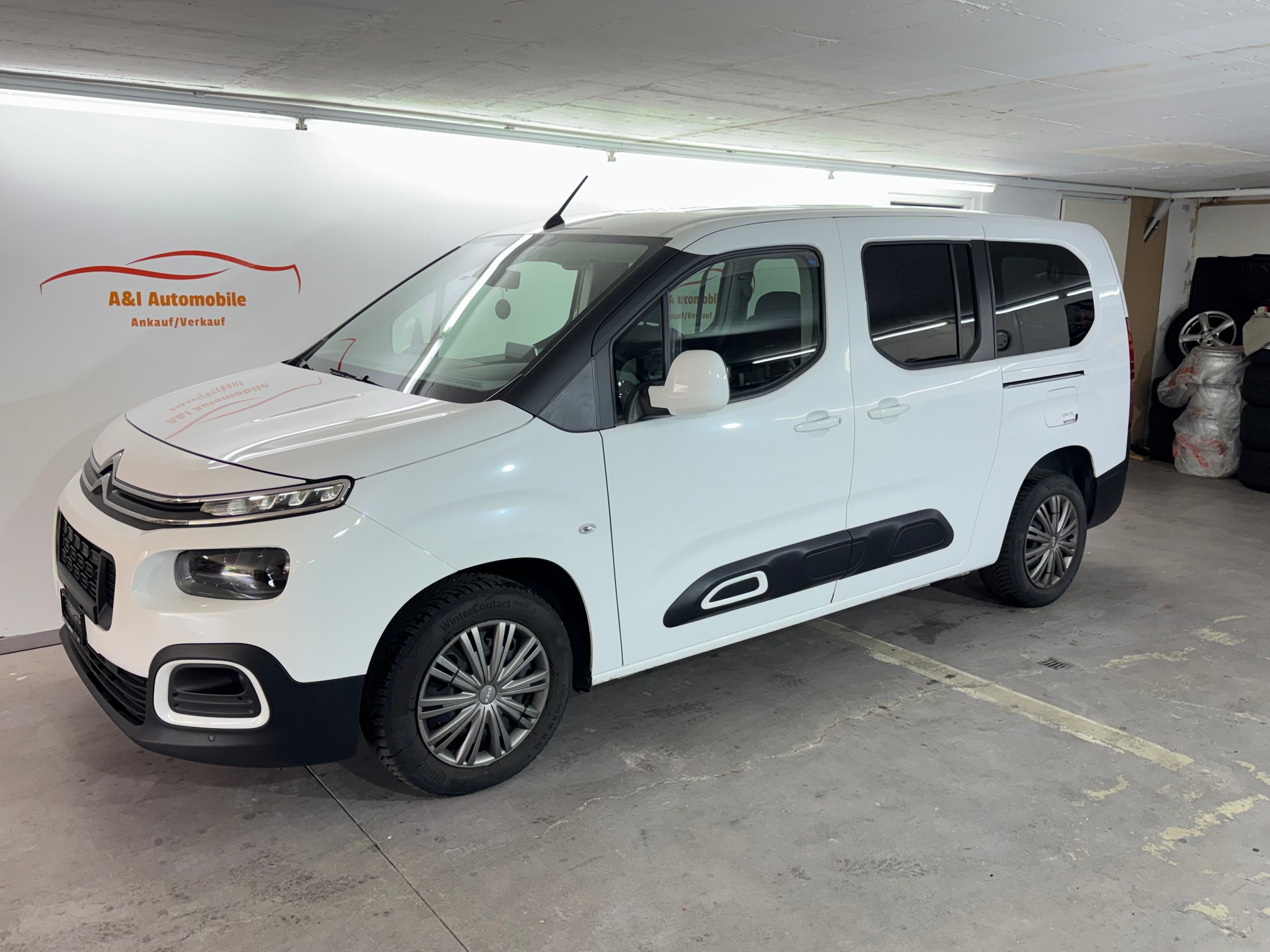 CITROEN Berlingo XL 1.5 BlueHDi Feel EAT8-image-0