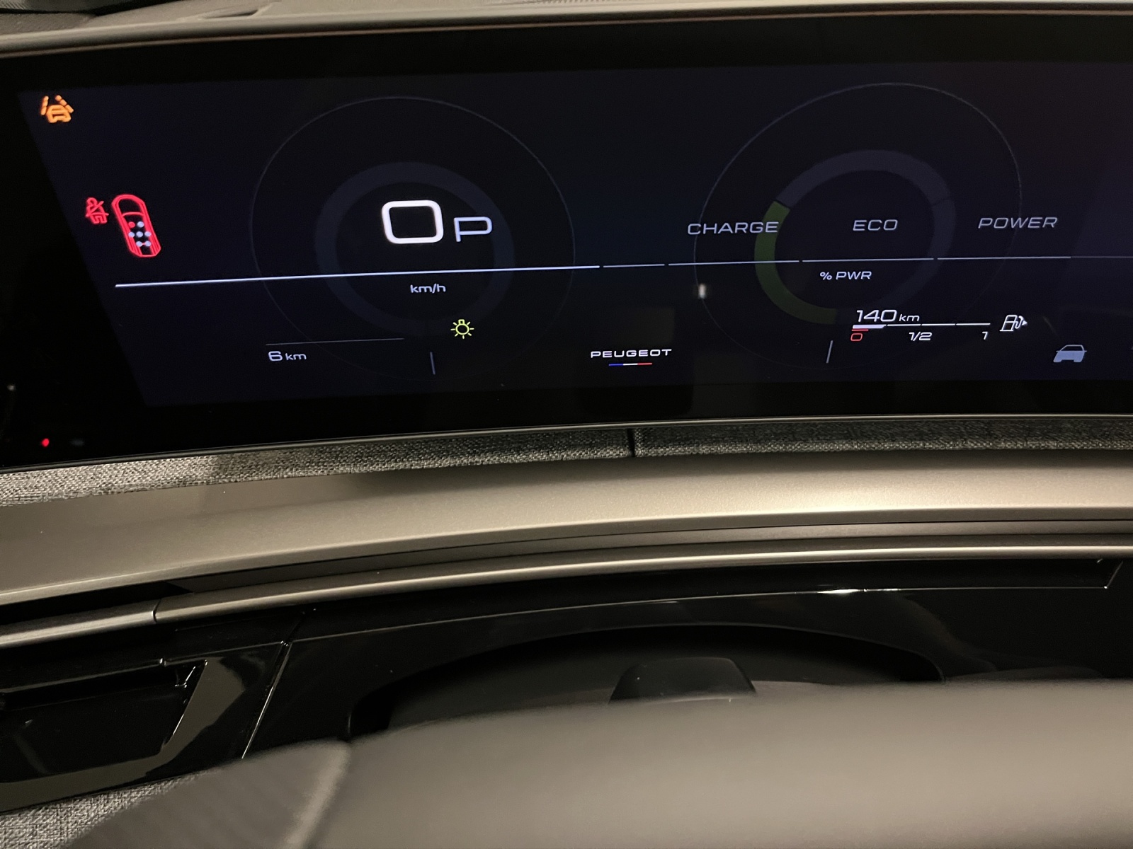 PEUGEOT 5008 1.2 Hybrid GT-image-9