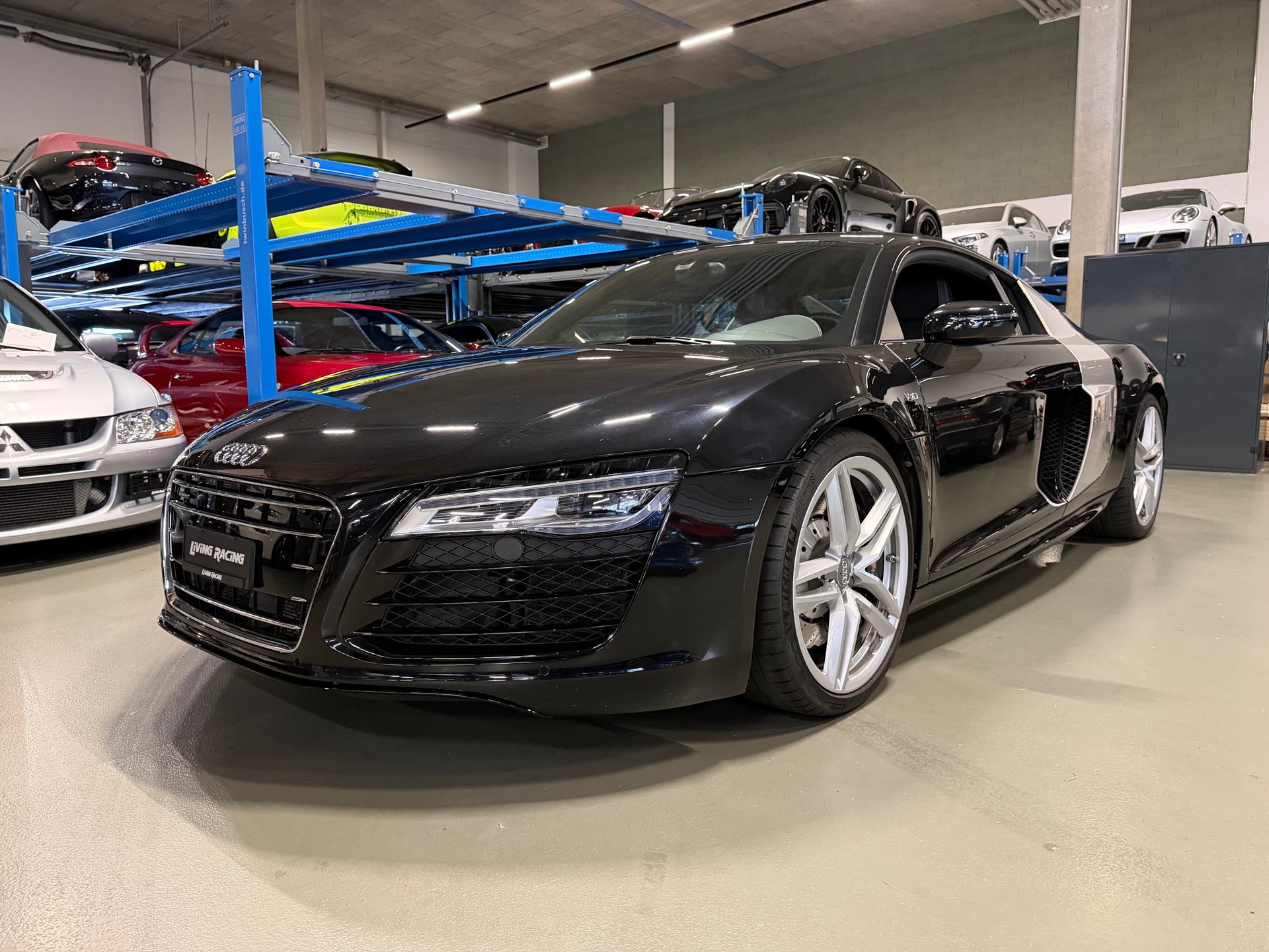 AUDI R8 Coupé 5.2 S-Tronic-image-1
