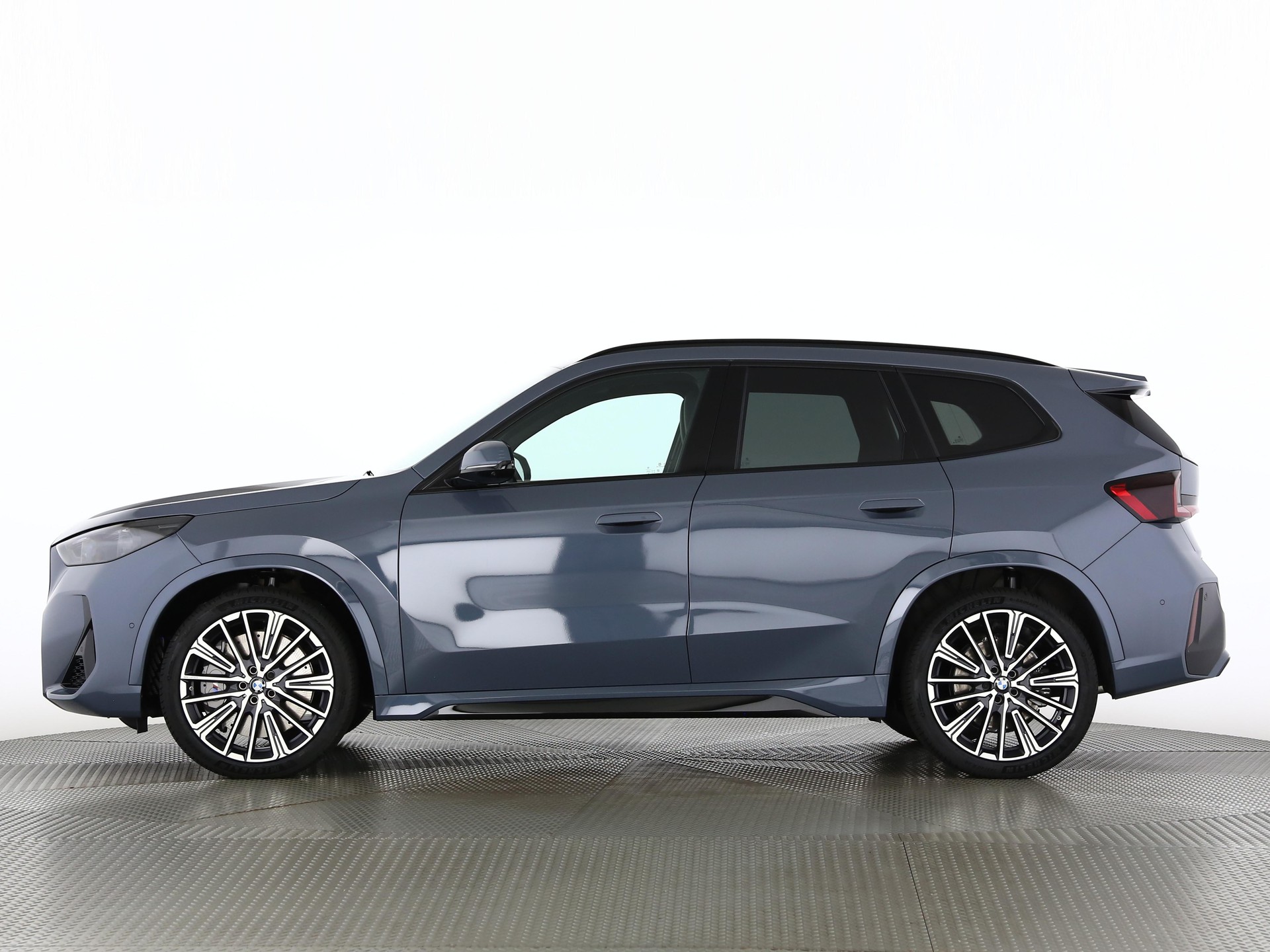BMW X1 U11 23i xDrive paddles-image-2